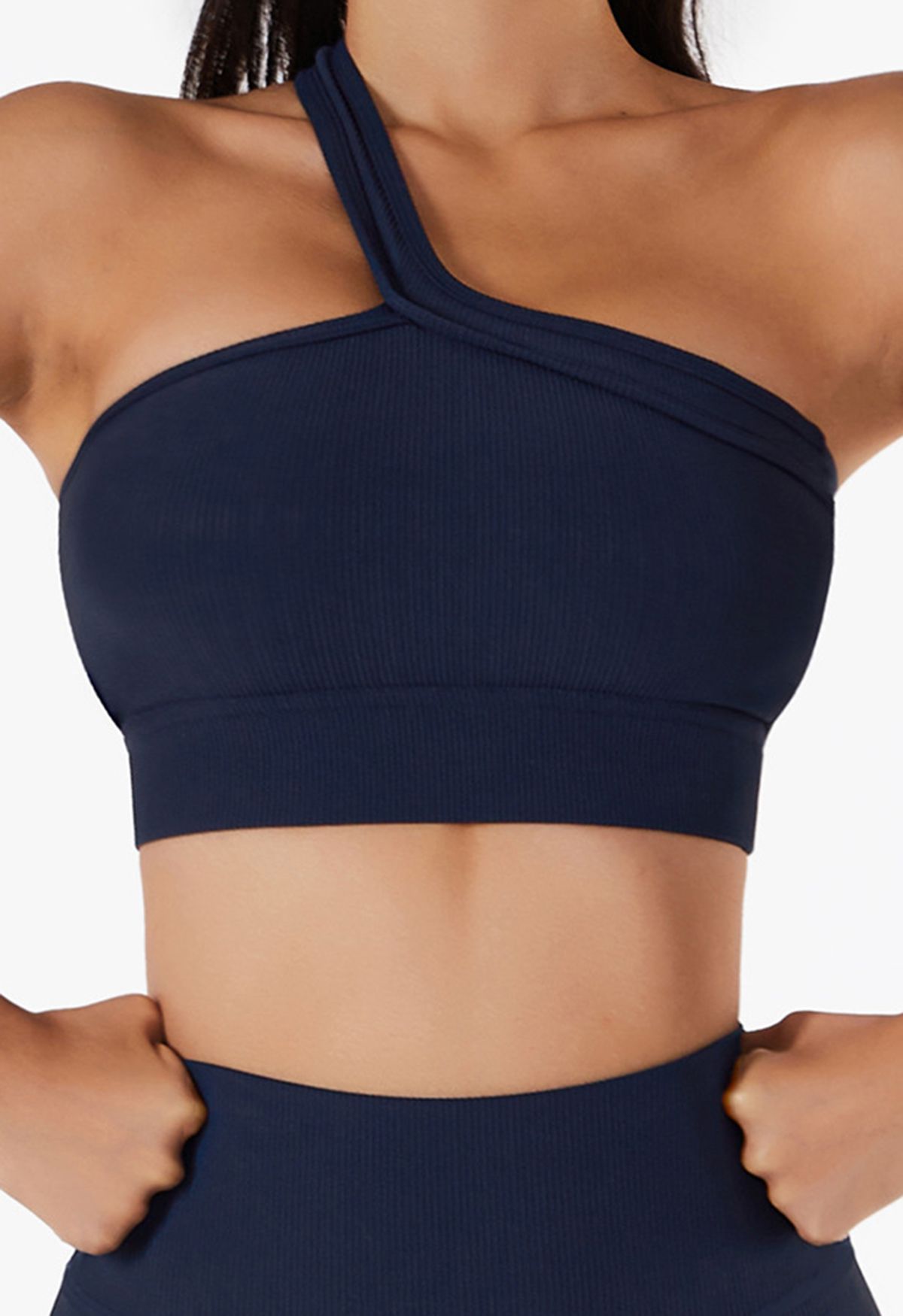 Soutien-gorge de sport côtelé à col licou incliné en bleu marine