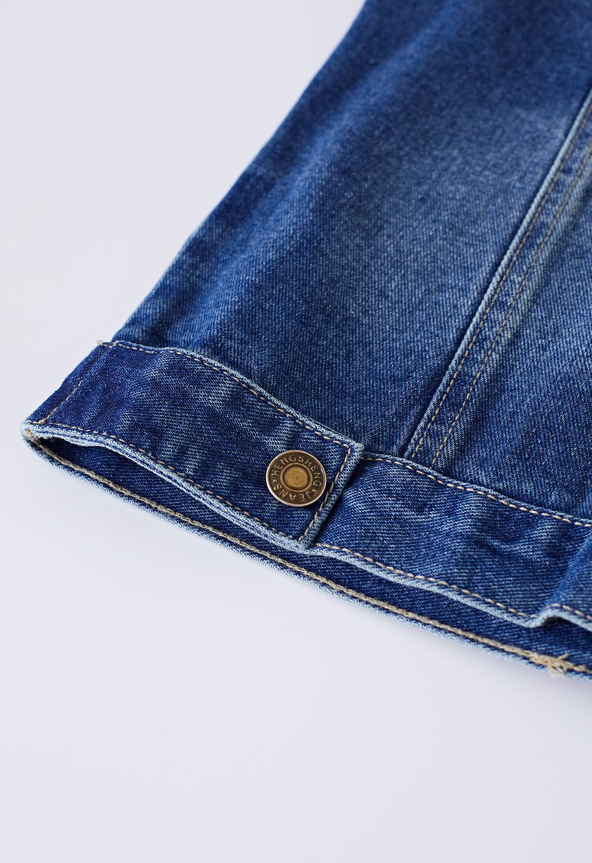 Veste en jean à col et poche poitrine en bleu foncé