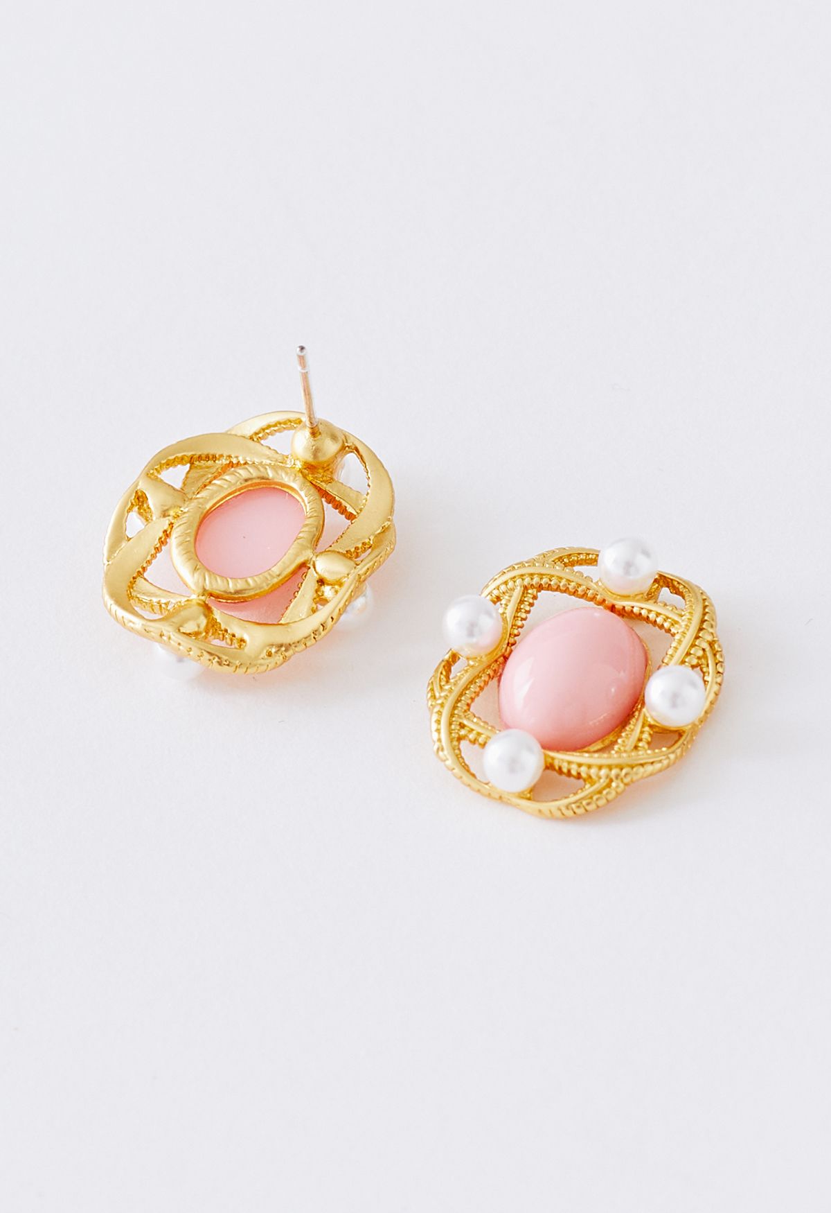 Boucles d'oreilles évidées en perles de métal entrelacées en rose