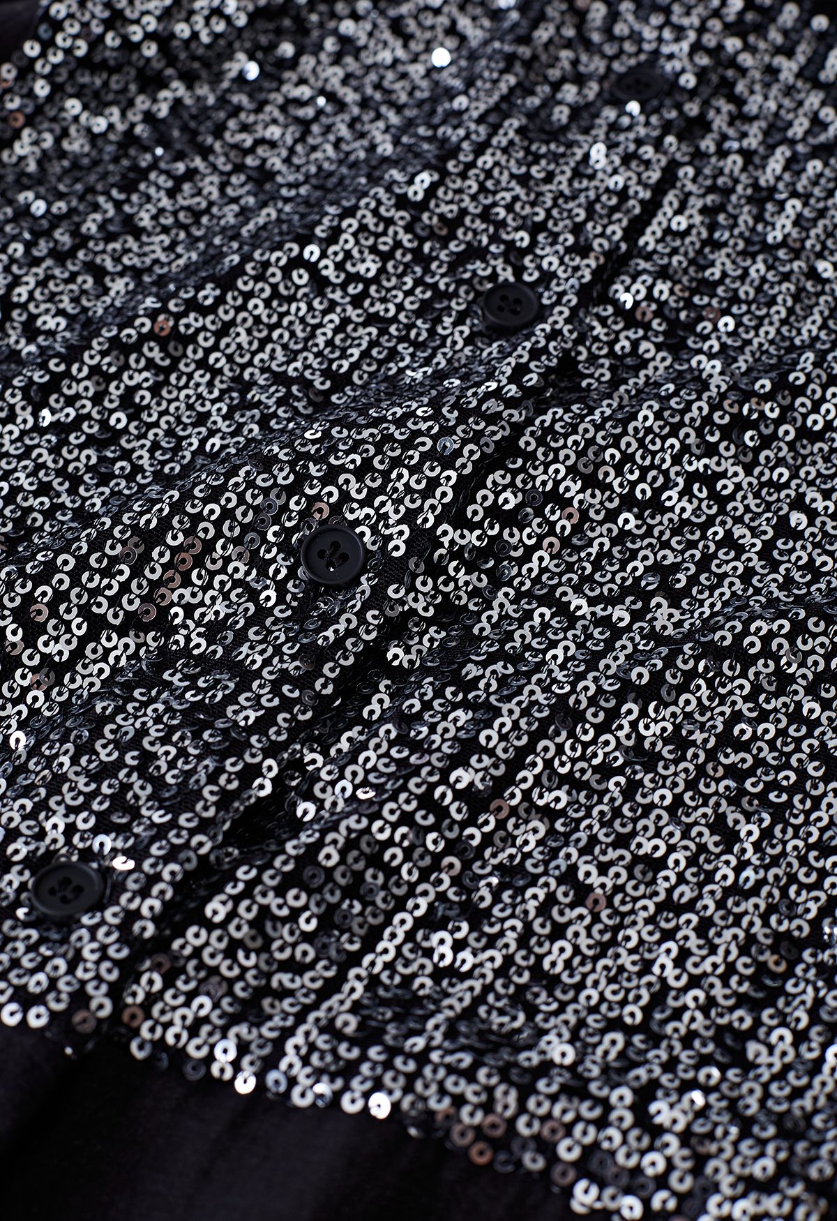 Chemise boutonnée ornée de sequins scintillants en noir