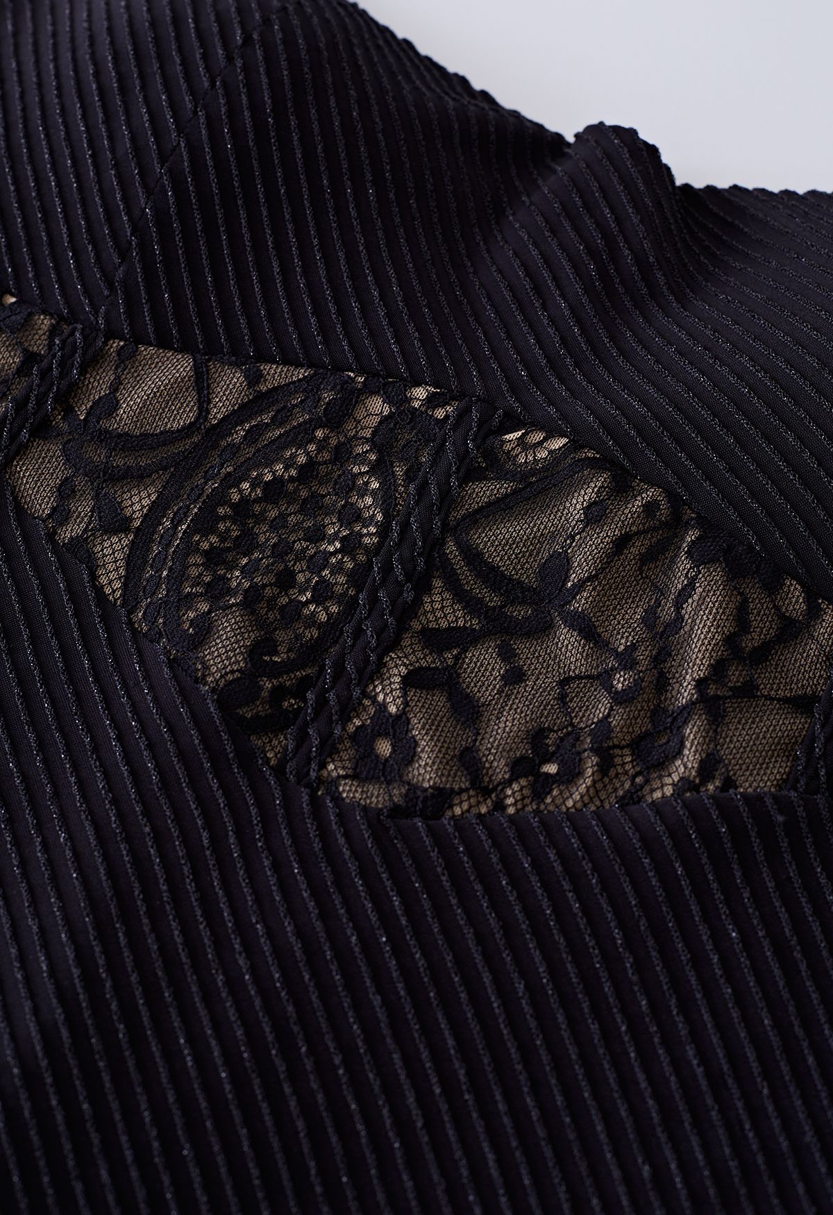 Robe caraco sirène en dentelle texturée en relief