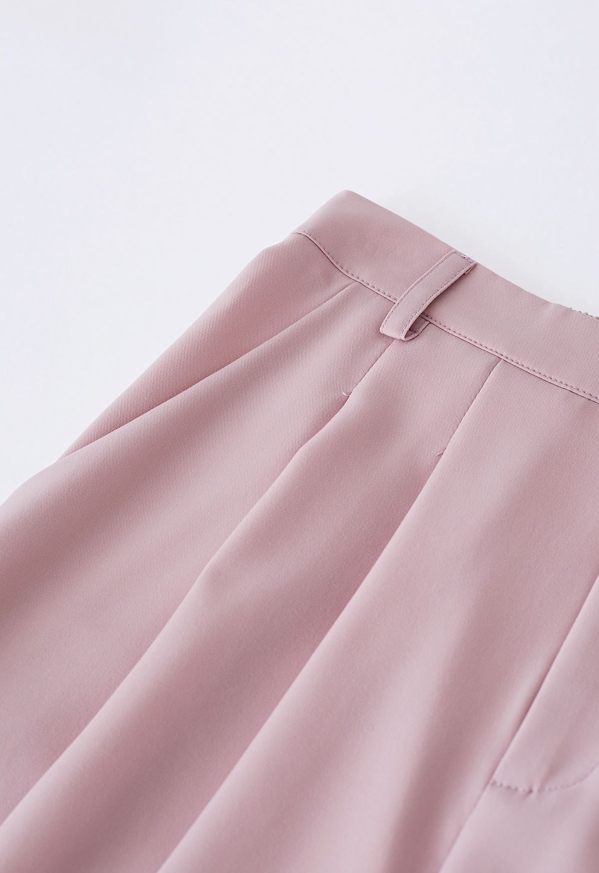 Short plissé avec poches latérales en rose