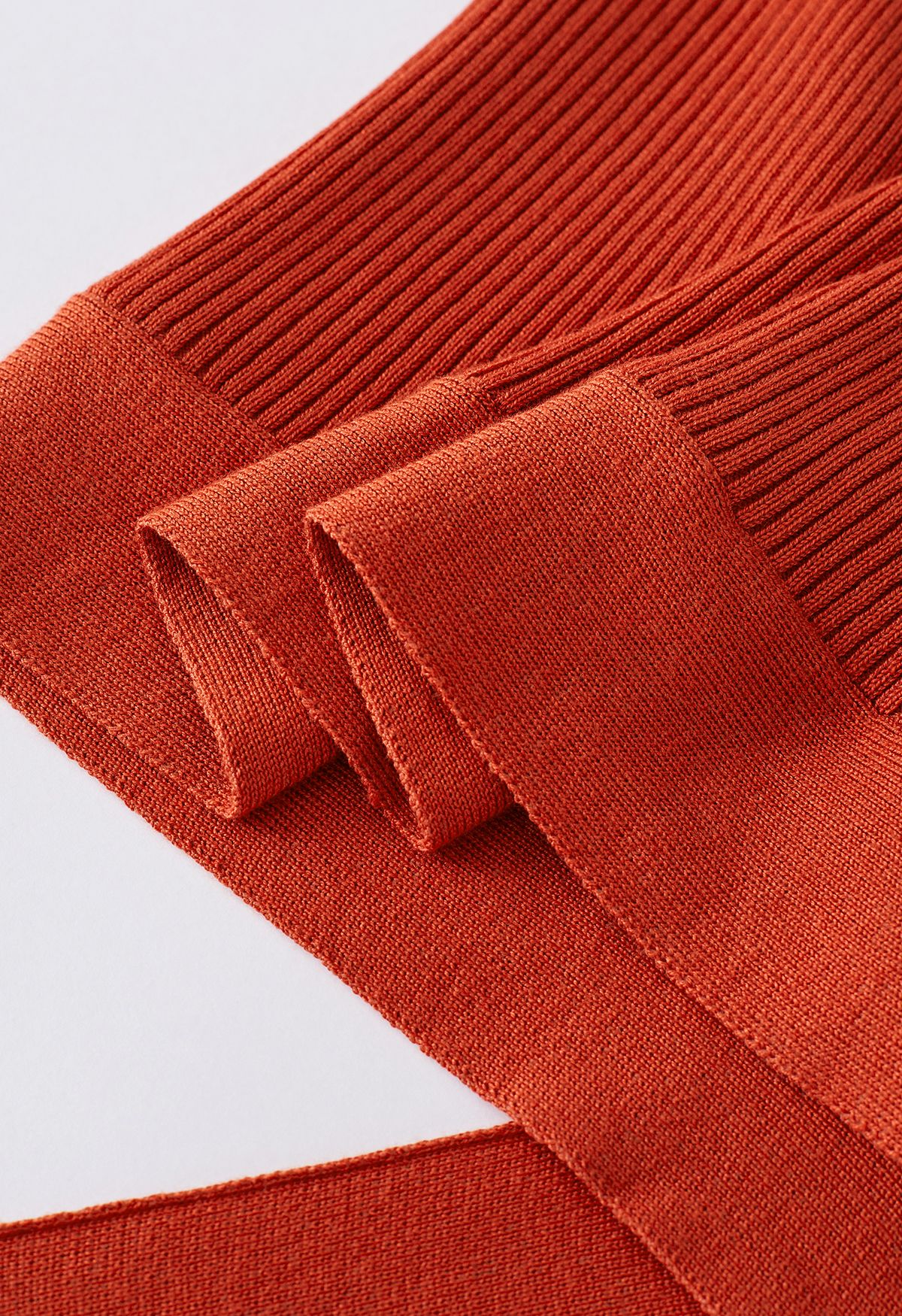 Ensemble haut en tricot à taille nouée et jupe crayon en orange