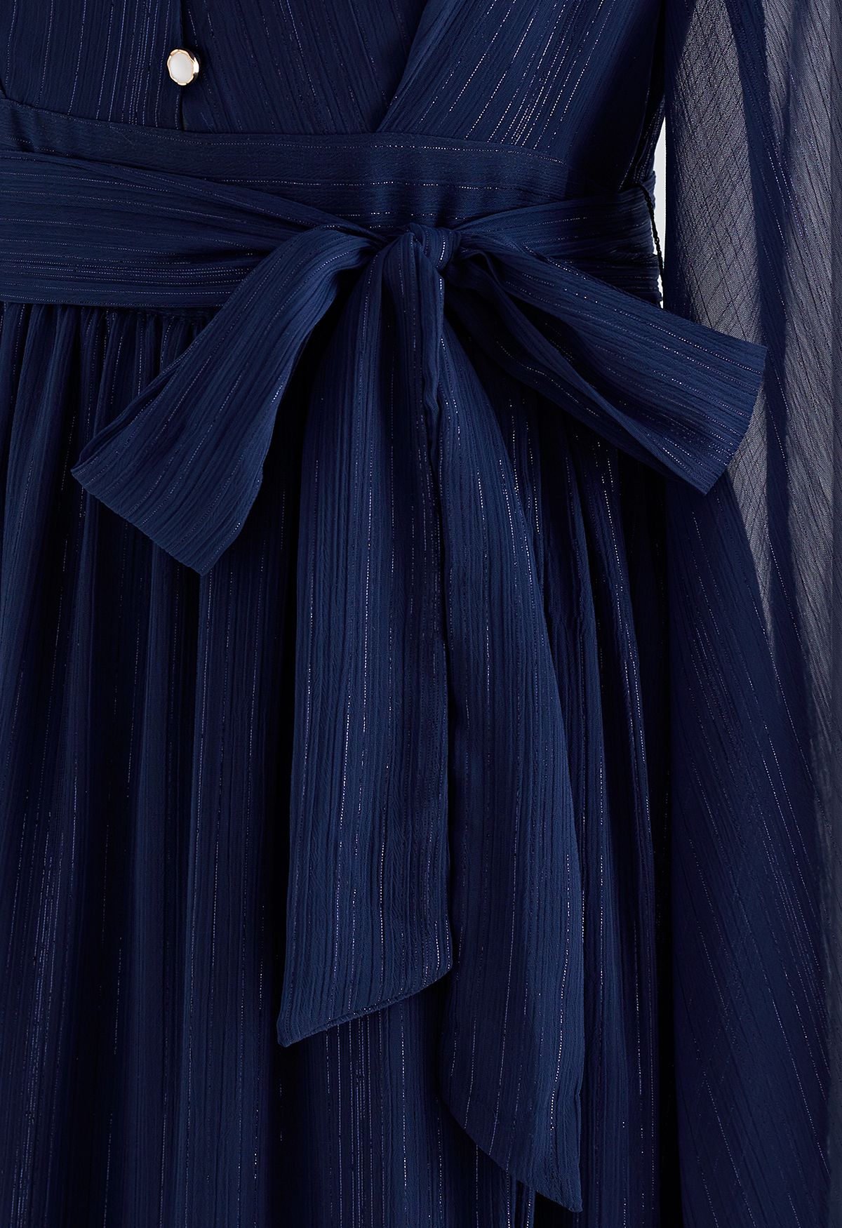 Robe longue en mousseline de soie scintillante métallisée à volants en bleu marine