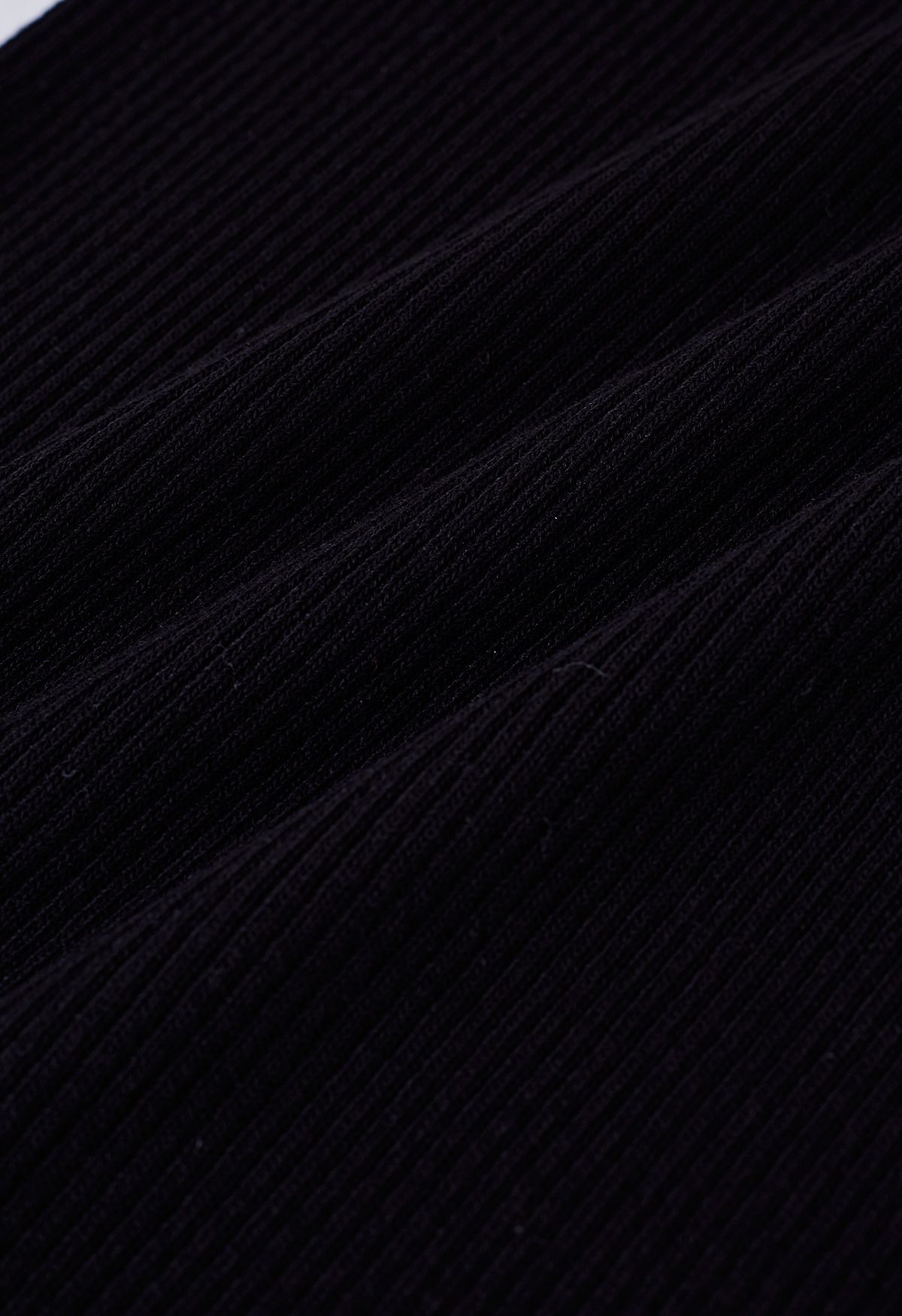 Robe mi-longue moulante tricotée à encolure carrée et ourlet en noir