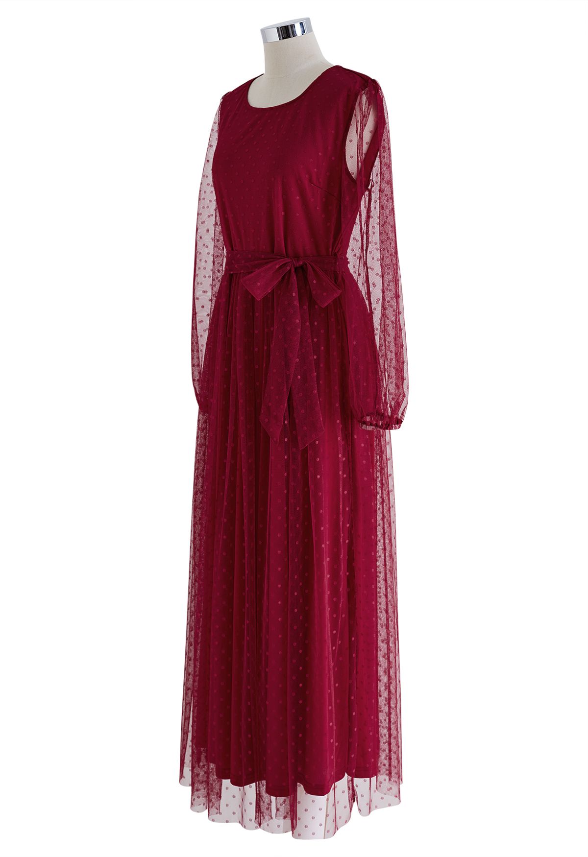 Belle robe longue en maille à pois en rouge