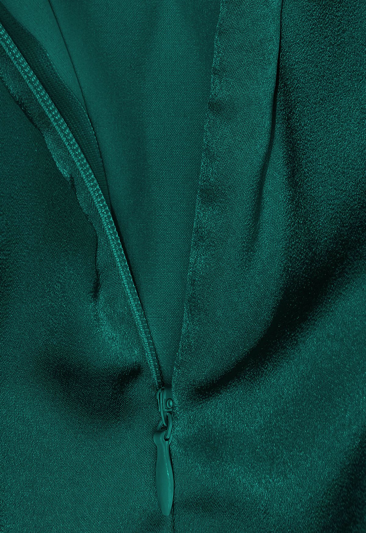 Robe asymétrique sans manches à encolure froncée en vert foncé