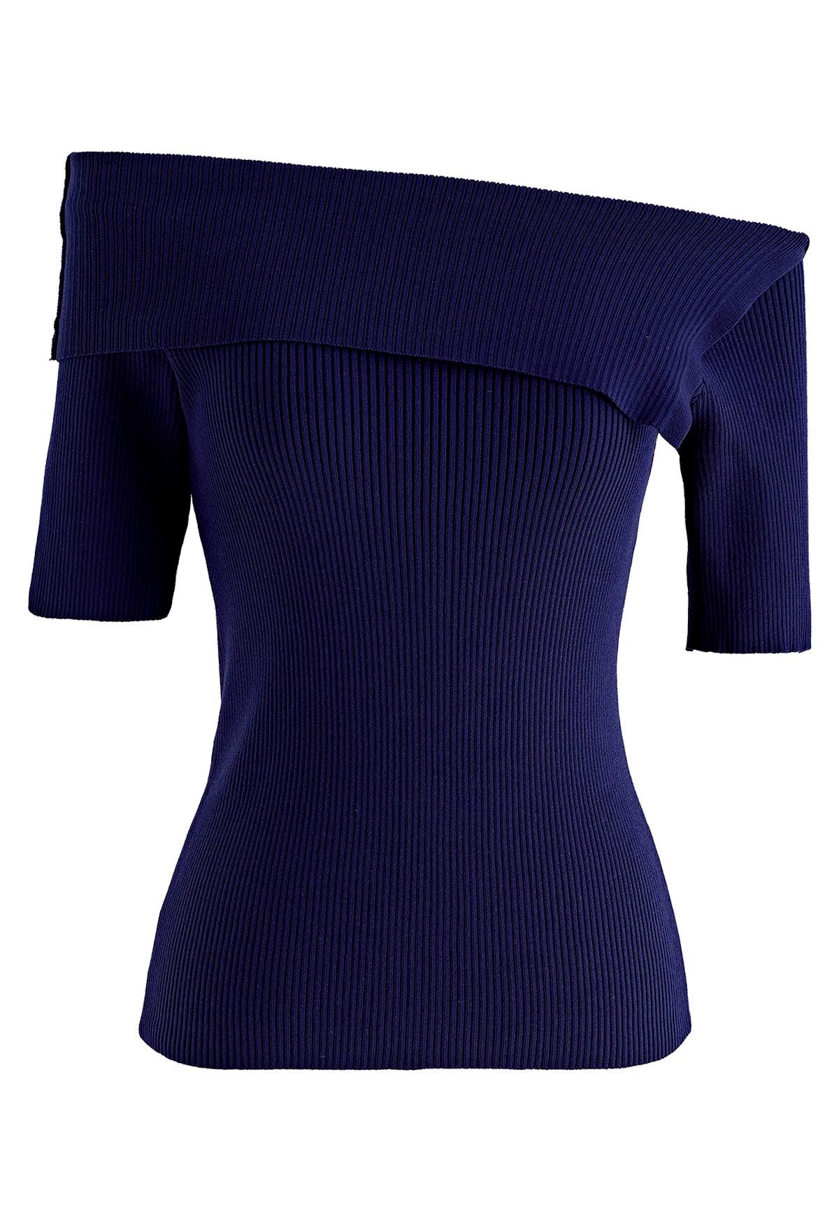 Haut en tricot à manches courtes et épaules dénudées pliées en bleu marine