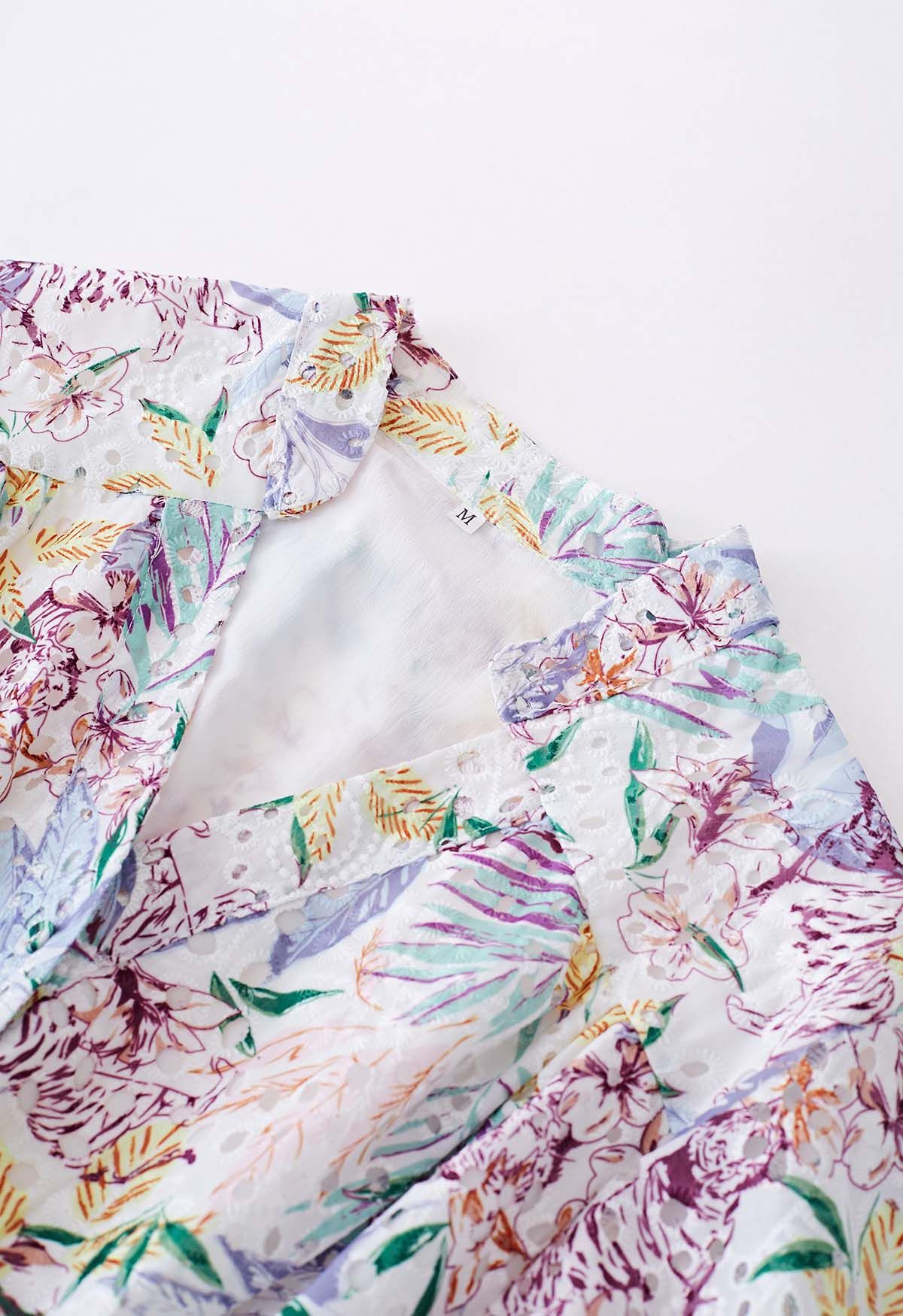 Robe mi-longue à œillets brodés de feuilles pastel