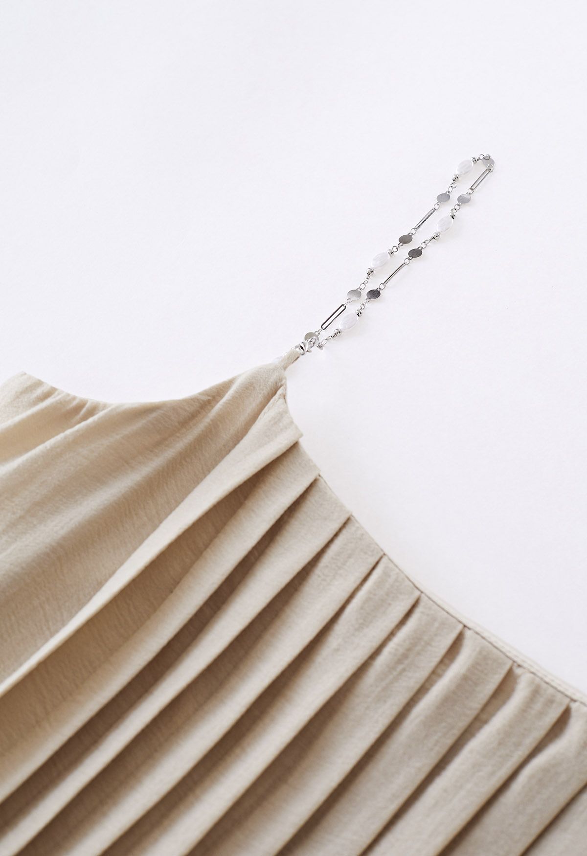 Breezy Robe longue caraco à chaîne plissée en fauve clair