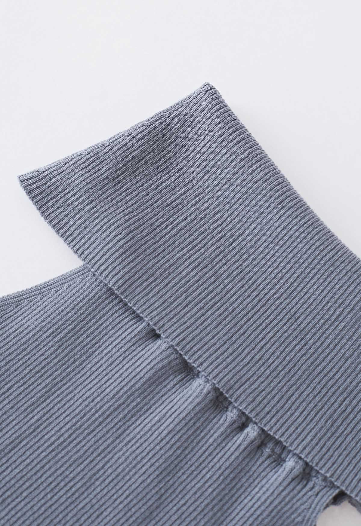 Haut en tricot côtelé à épaules dénudées pliées en bleu poussiéreux