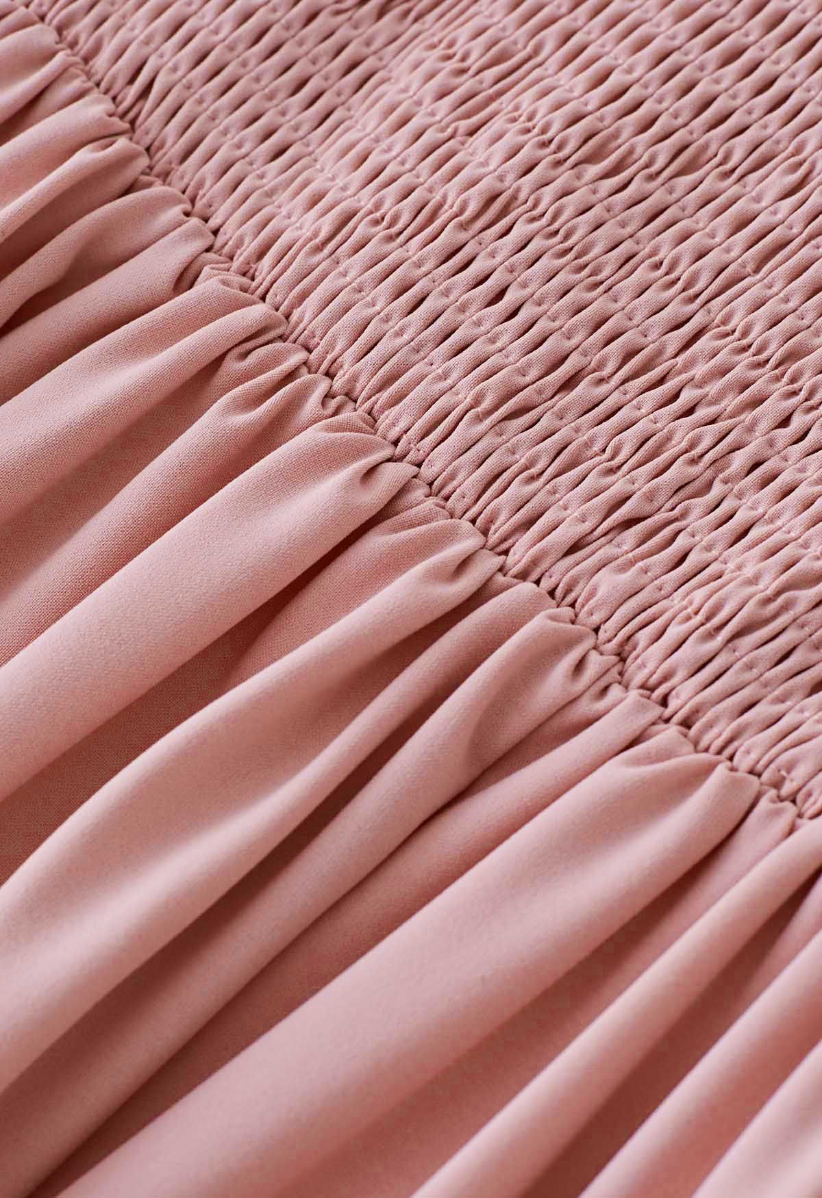 Robe caraco à volants et à nouer aux épaules en rose