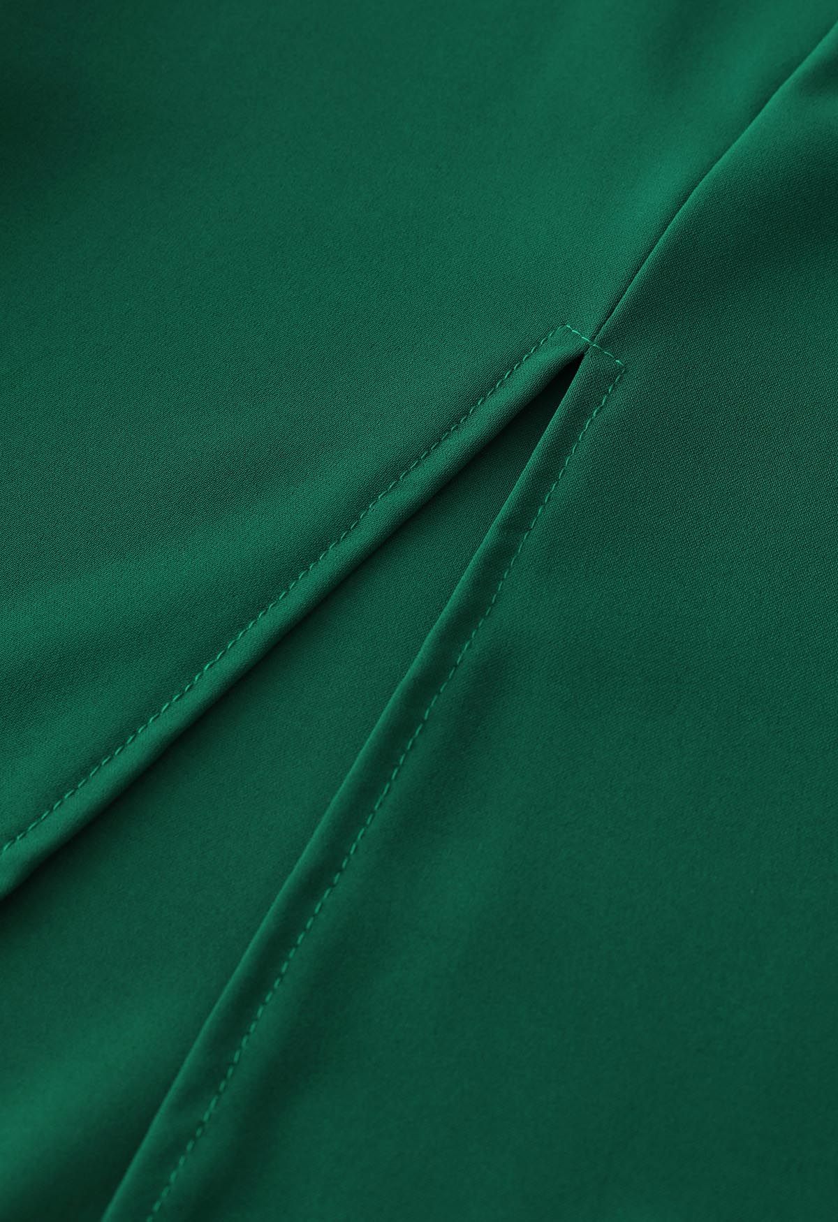 Robe caraco à volants et épaules nouées en vert