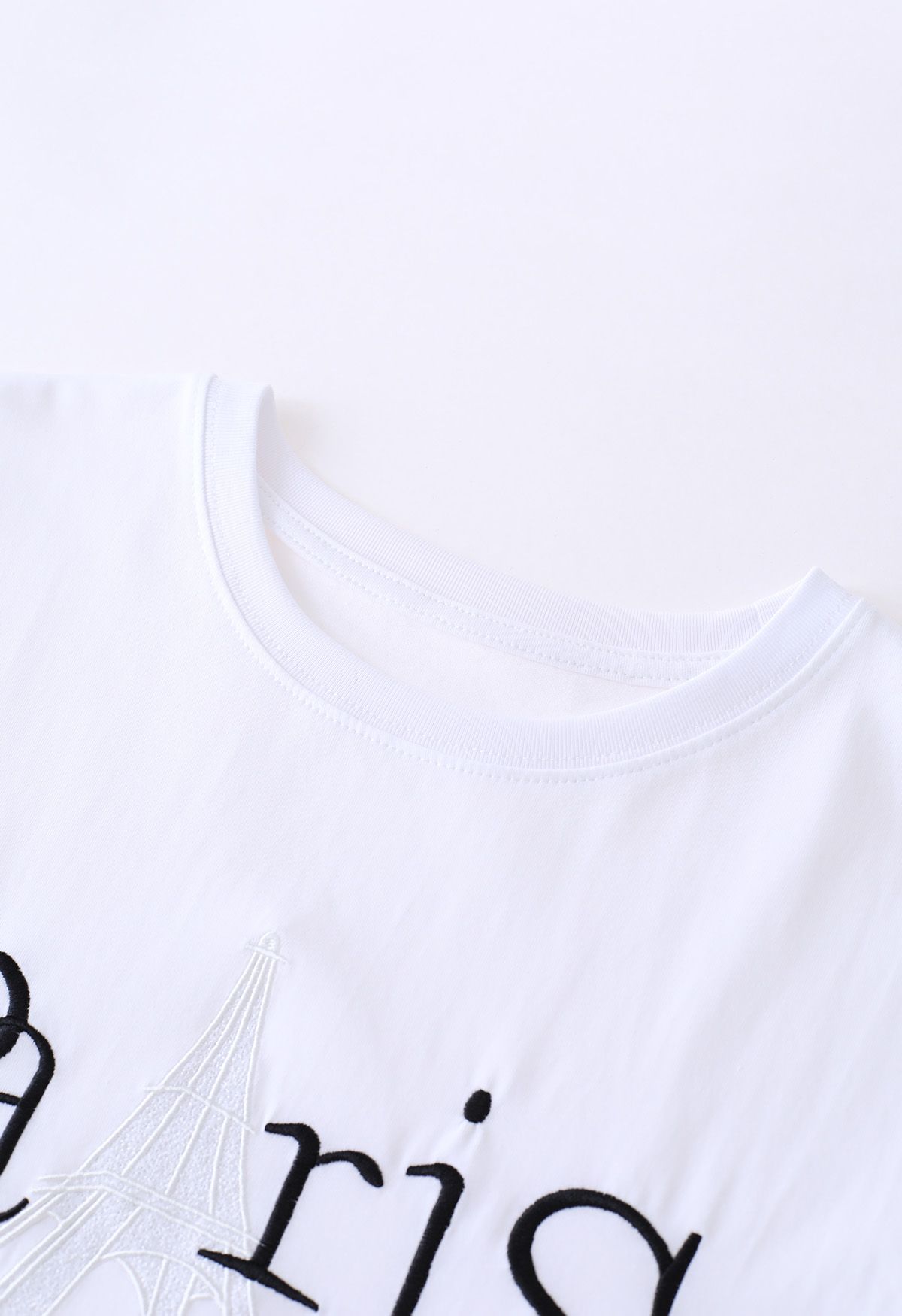 T-shirt col rond brodé Tour Eiffel en blanc