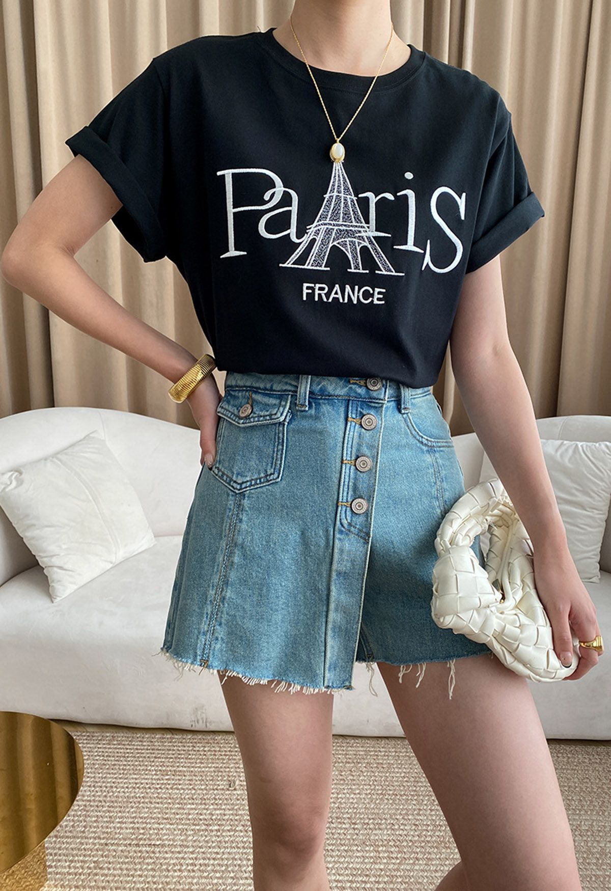 T-shirt col rond brodé tour Eiffel en noir