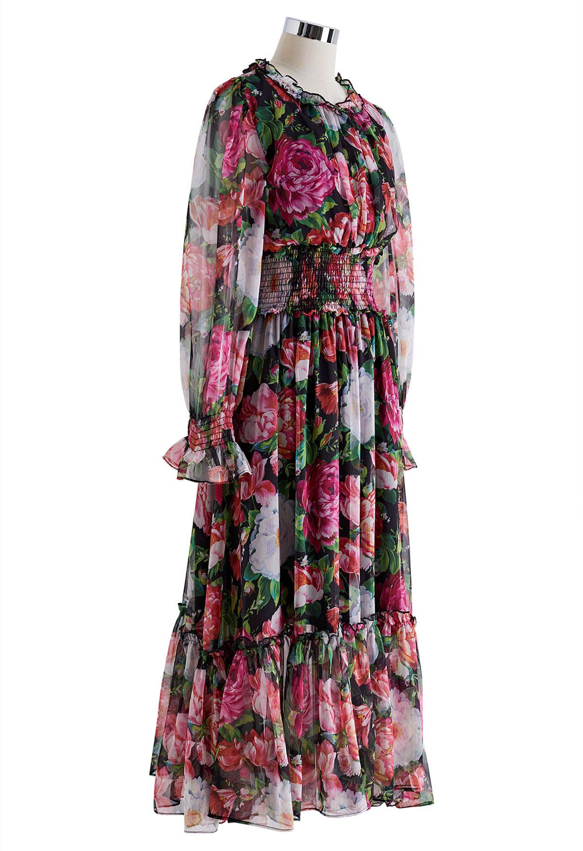 Robe rose en mousseline à taille froncée à fleurs