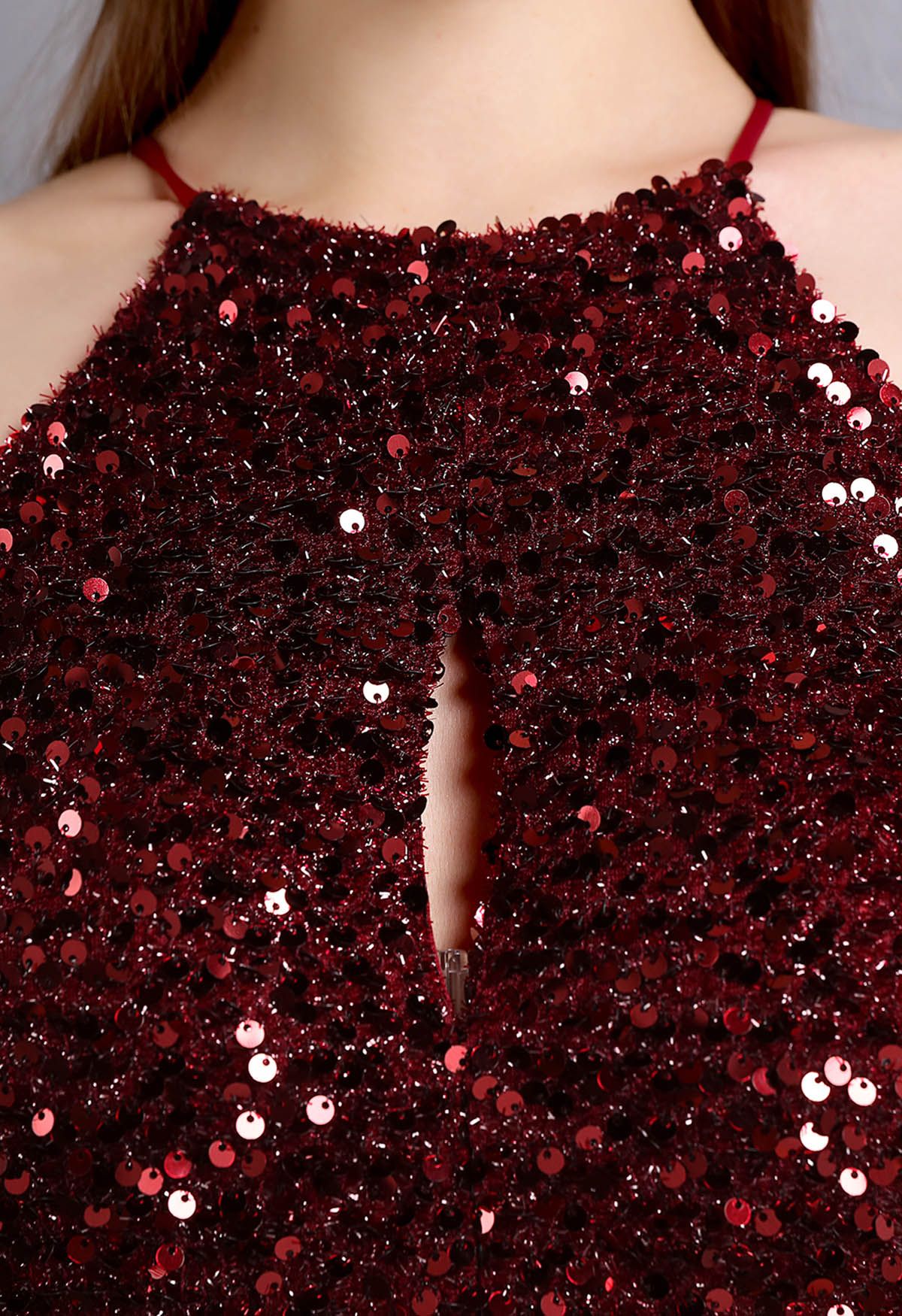 Robe Sirène Fendue à Paillettes et Découpe à Col Halter en Bordeaux