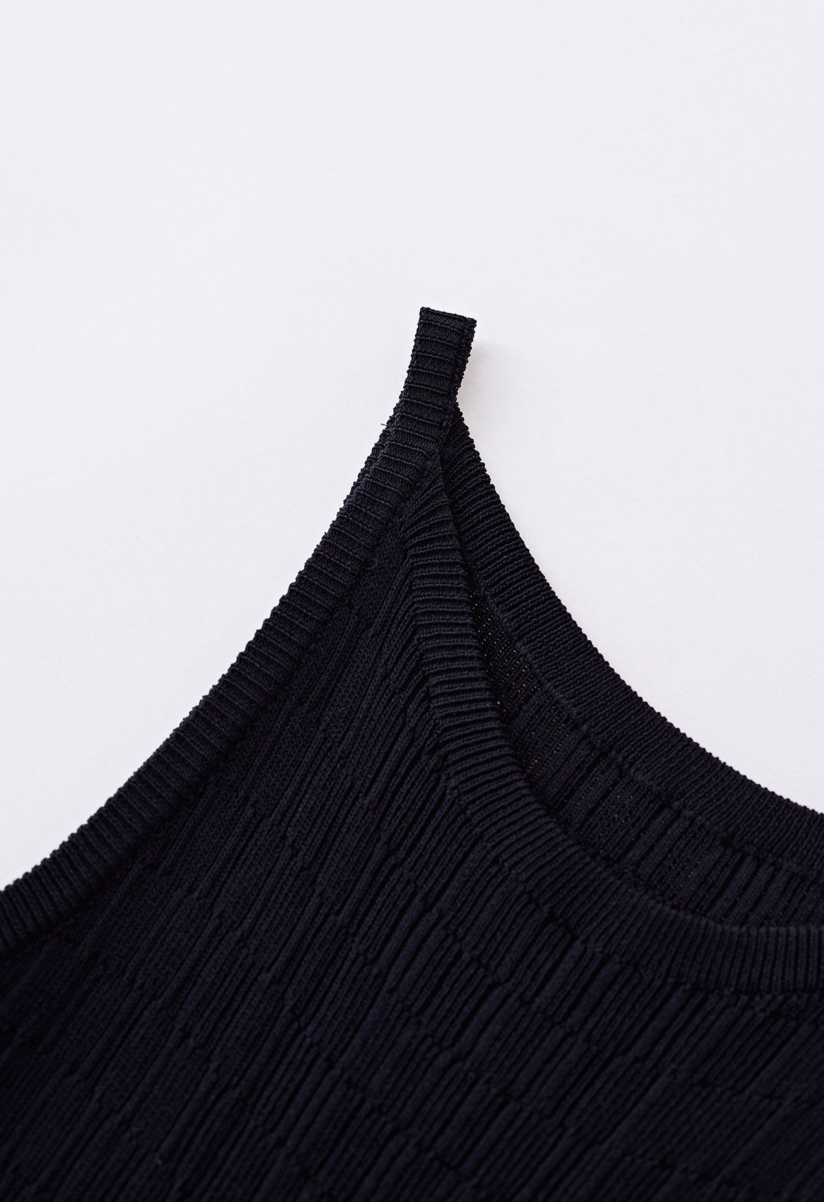 Robe camisole en tricot texturé de couleur unie en noir