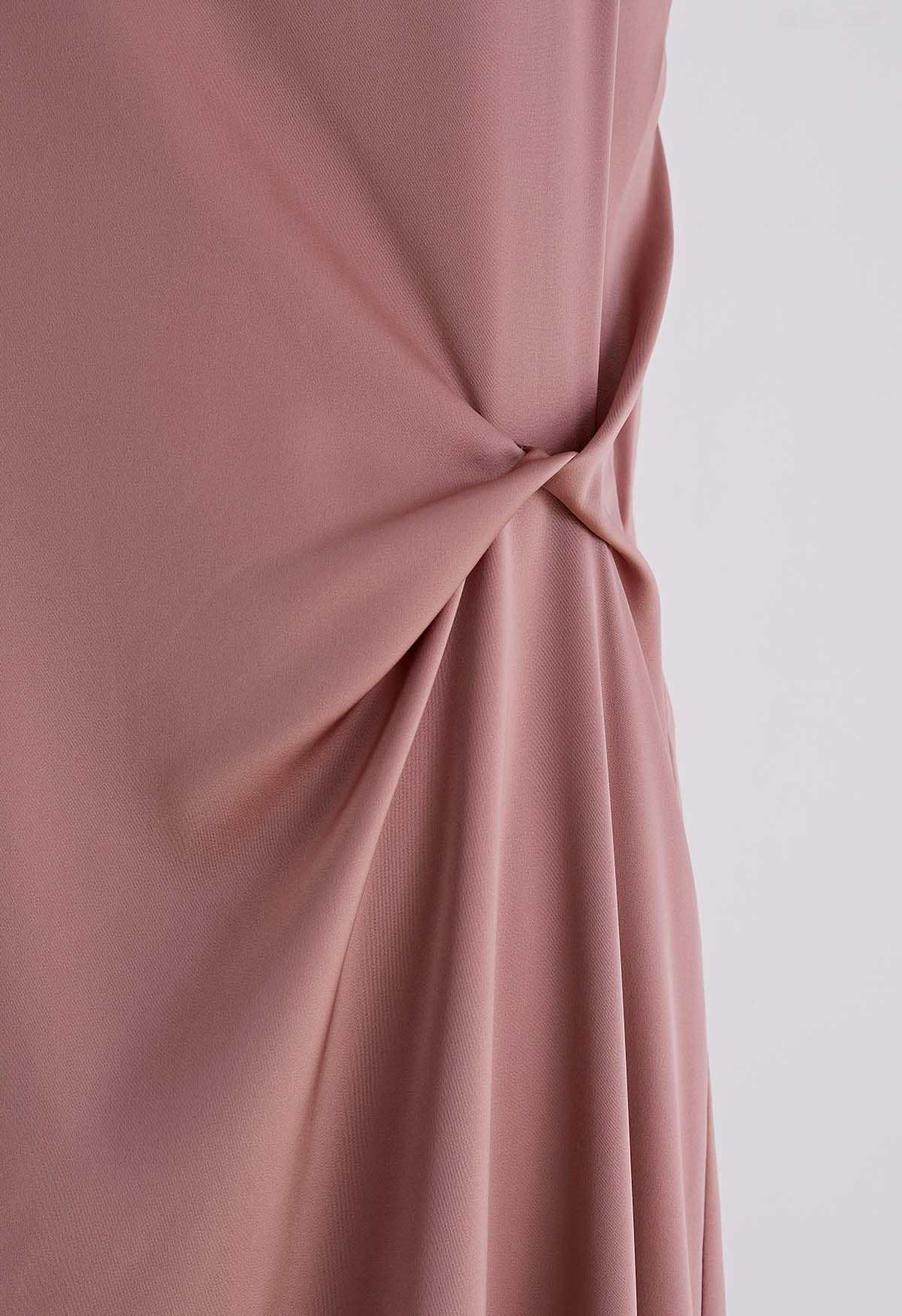 Robe caraco en satin torsadé sur le côté avec encolure en cœur en vieux rose