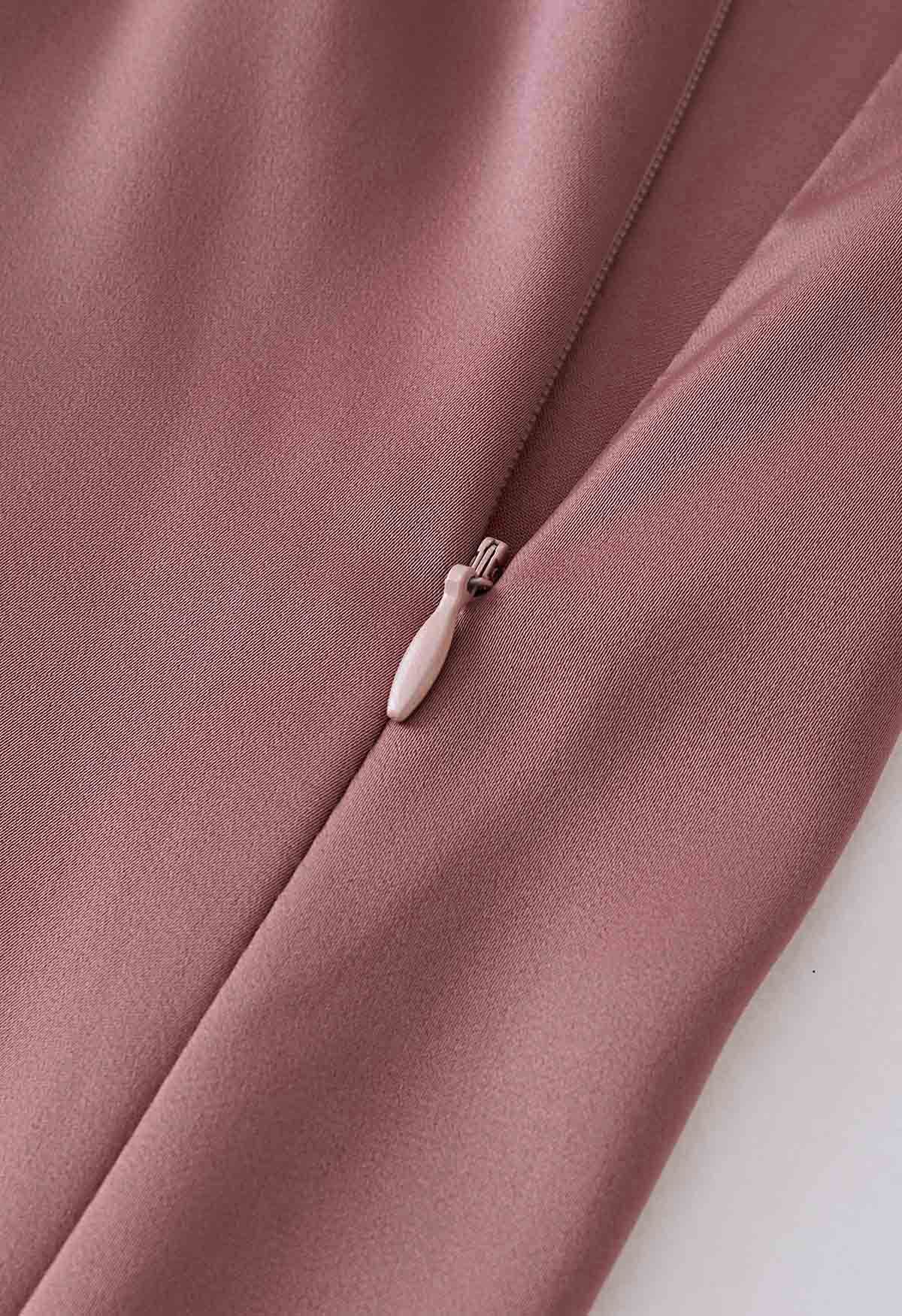 Robe caraco en satin torsadé sur le côté avec encolure en cœur en vieux rose