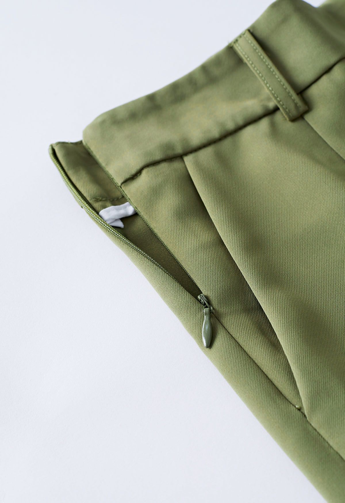 Pantalon droit à ceinture et fermeture à glissière latérale en citron vert