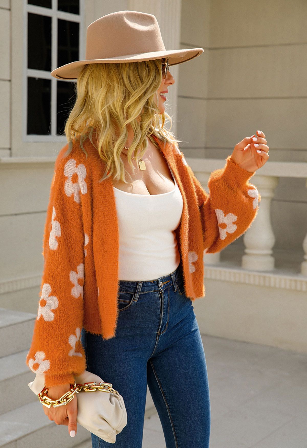 Cardigan en tricot pelucheux à fleurs mignonnes en orange