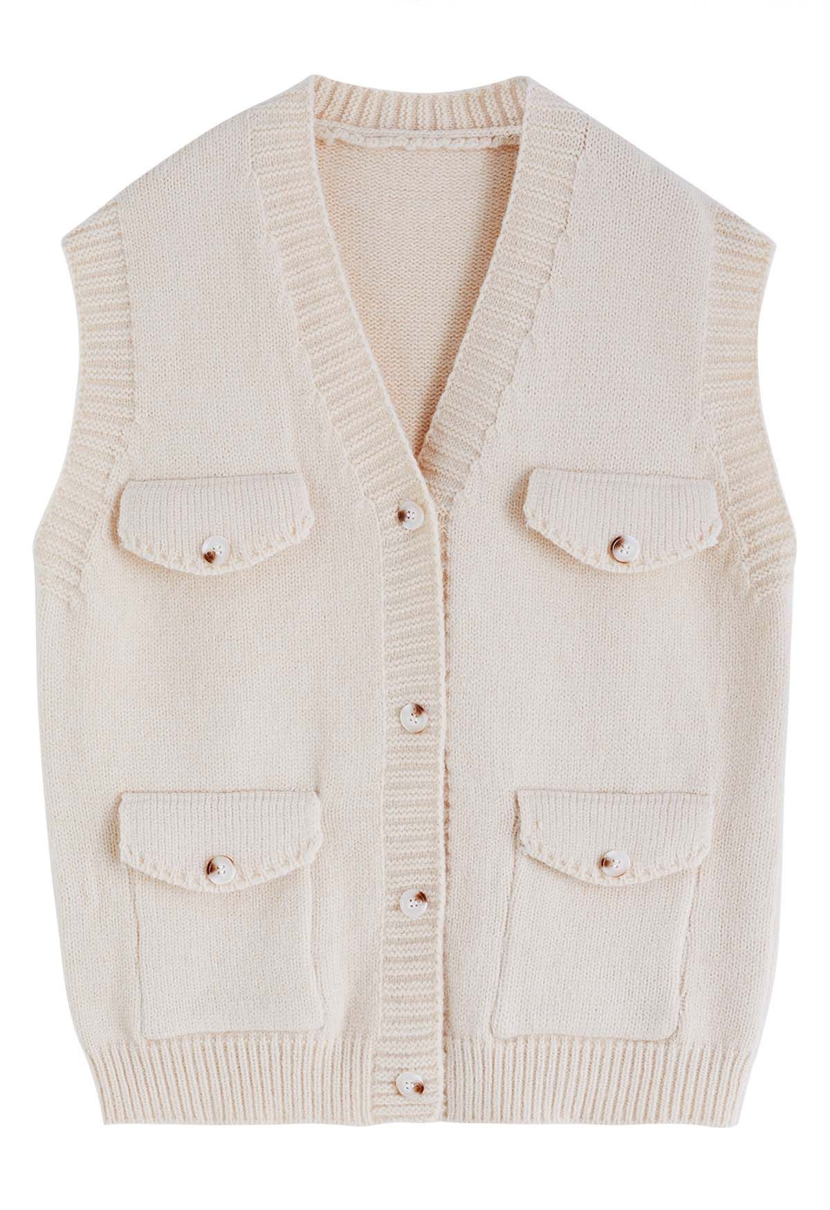 Gilet en tricot boutonné avec poche à rabat en crème