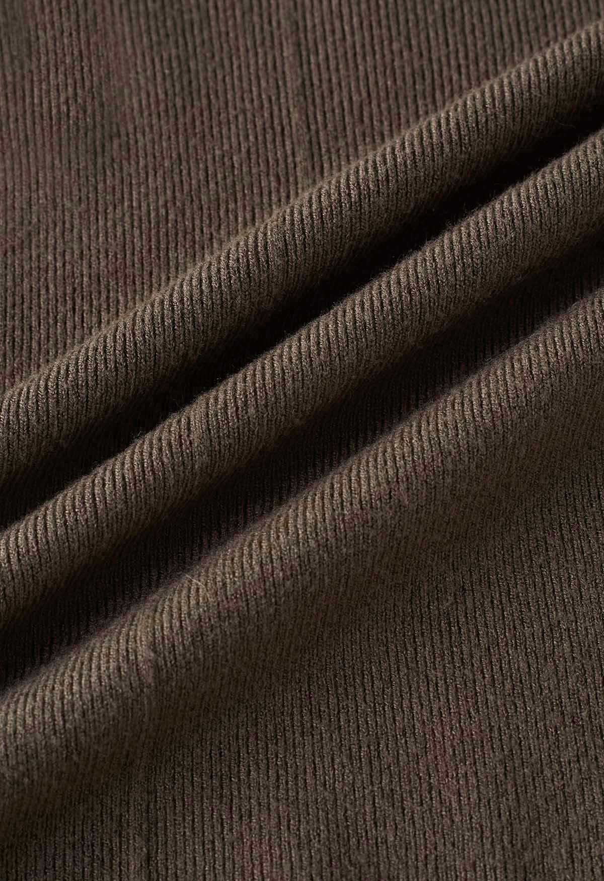 Haut en tricot ajusté à encolure crantée en taupe