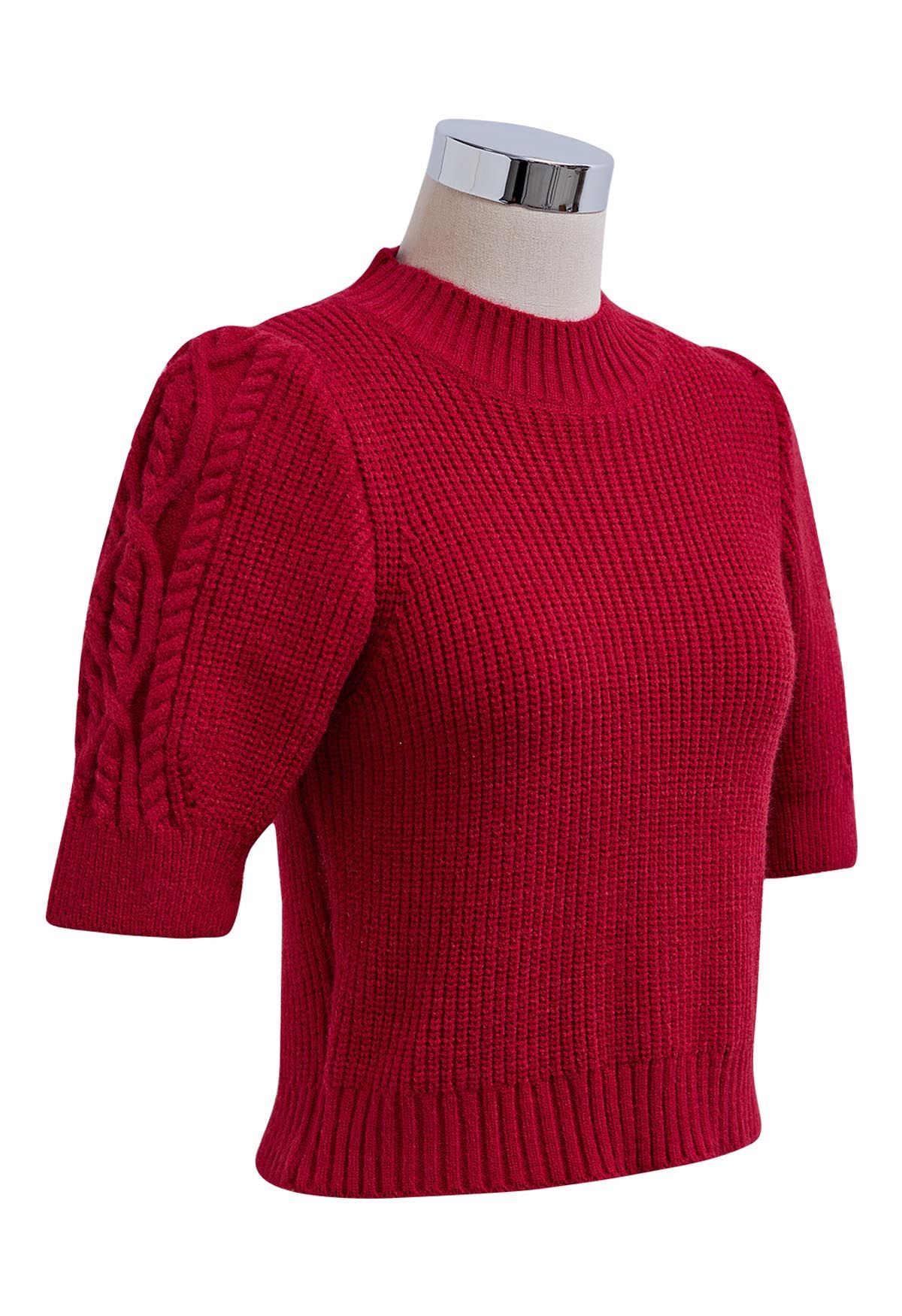Pull en tricot à manches courtes et col montant en rouge