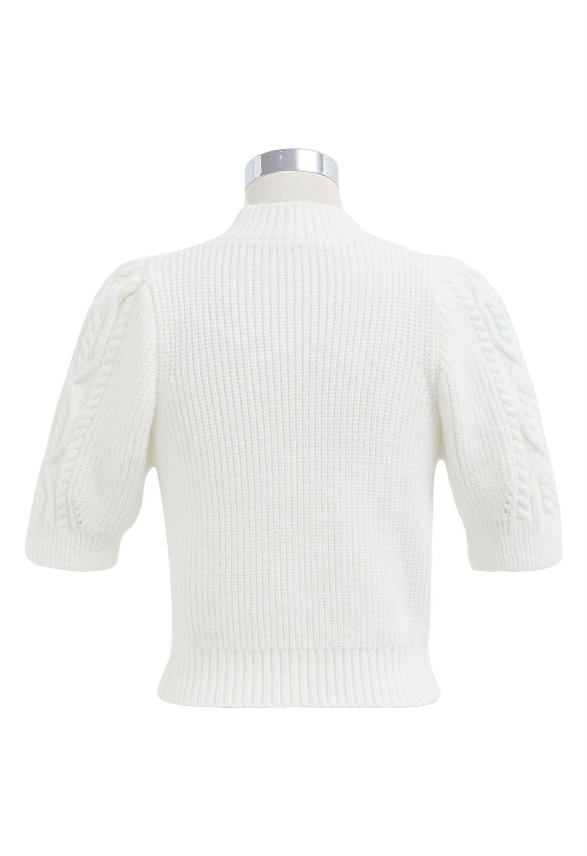 Pull en tricot à manches courtes et col montant en blanc