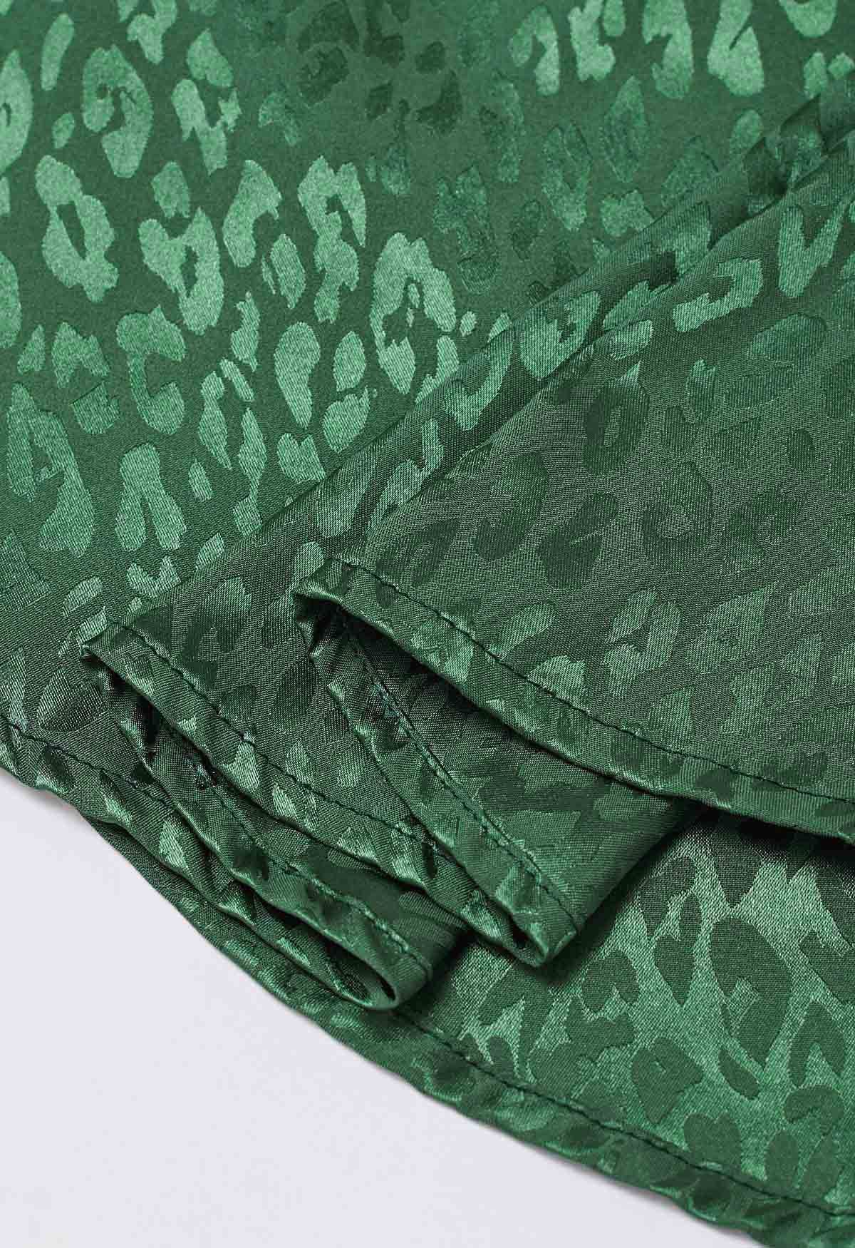 Jupe midi évasée évasée à la taille en jacquard léopard brillant en vert