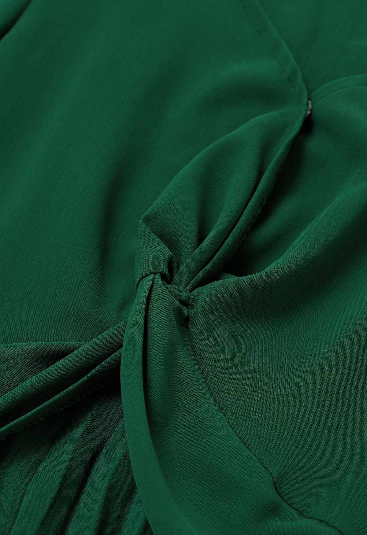 Robe plissée torsadée sur le devant à col en V en vert foncé
