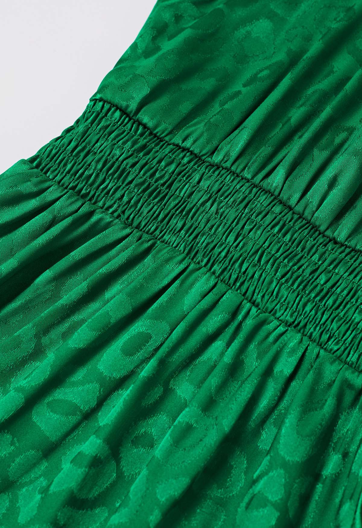 Robe longue à volants en jacquard léopard brillant en vert