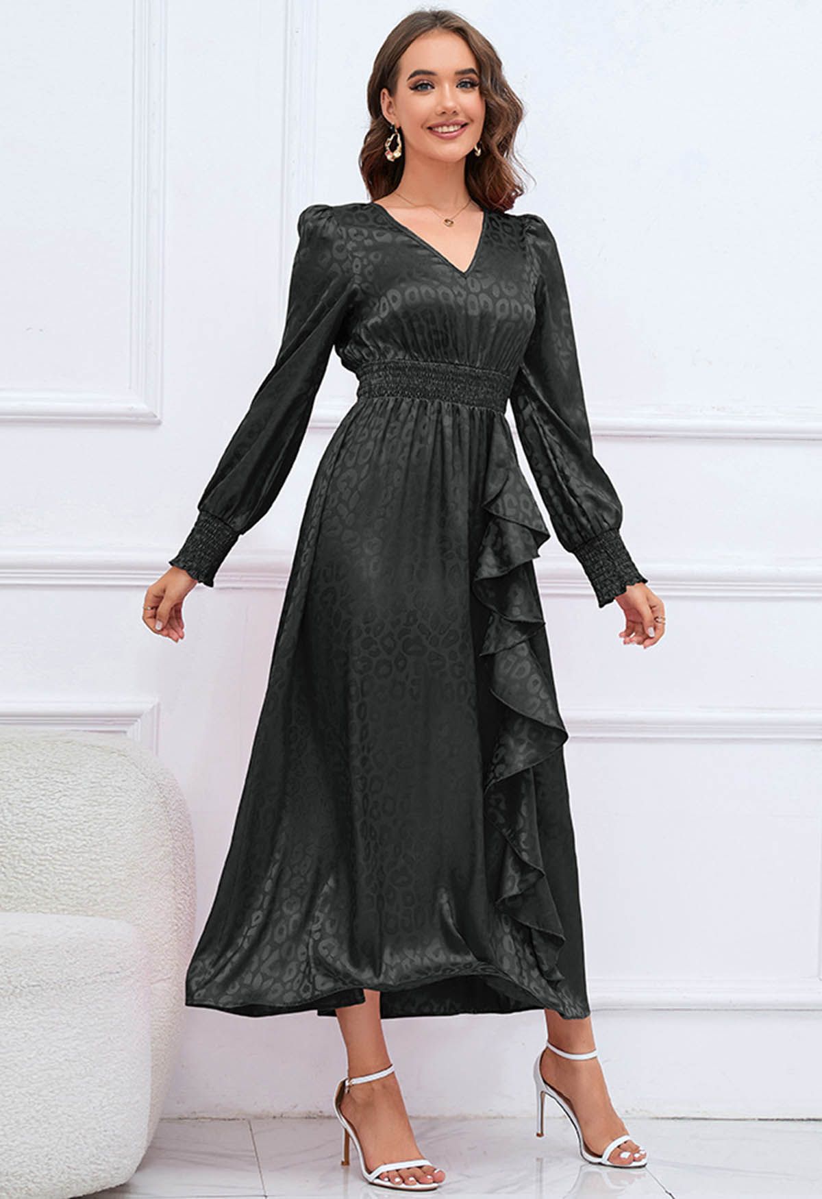 Robe longue à volants en jacquard léopard brillant en noir