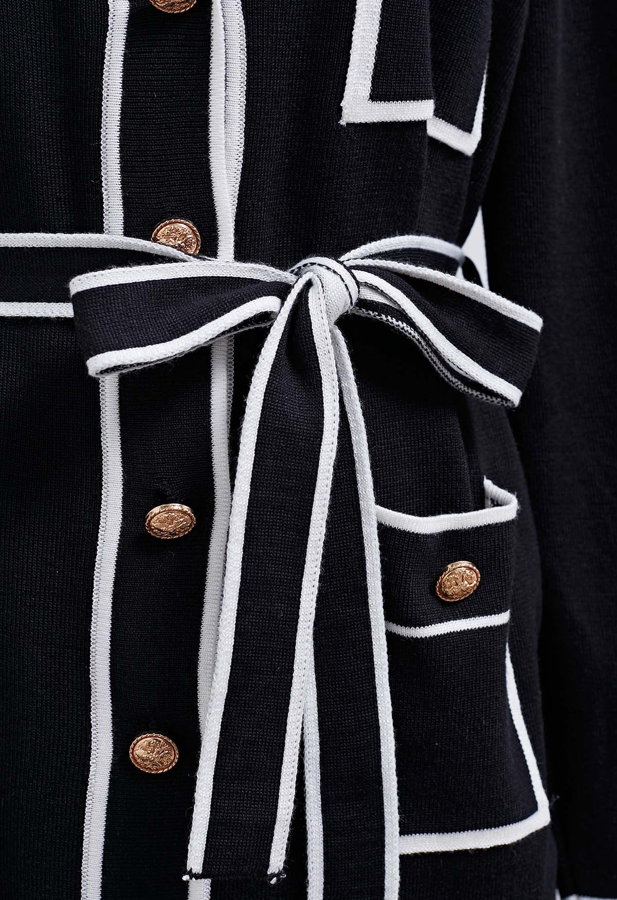 Ensemble cardigan et pantalon en tricot avec boutons à bords contrastés en noir