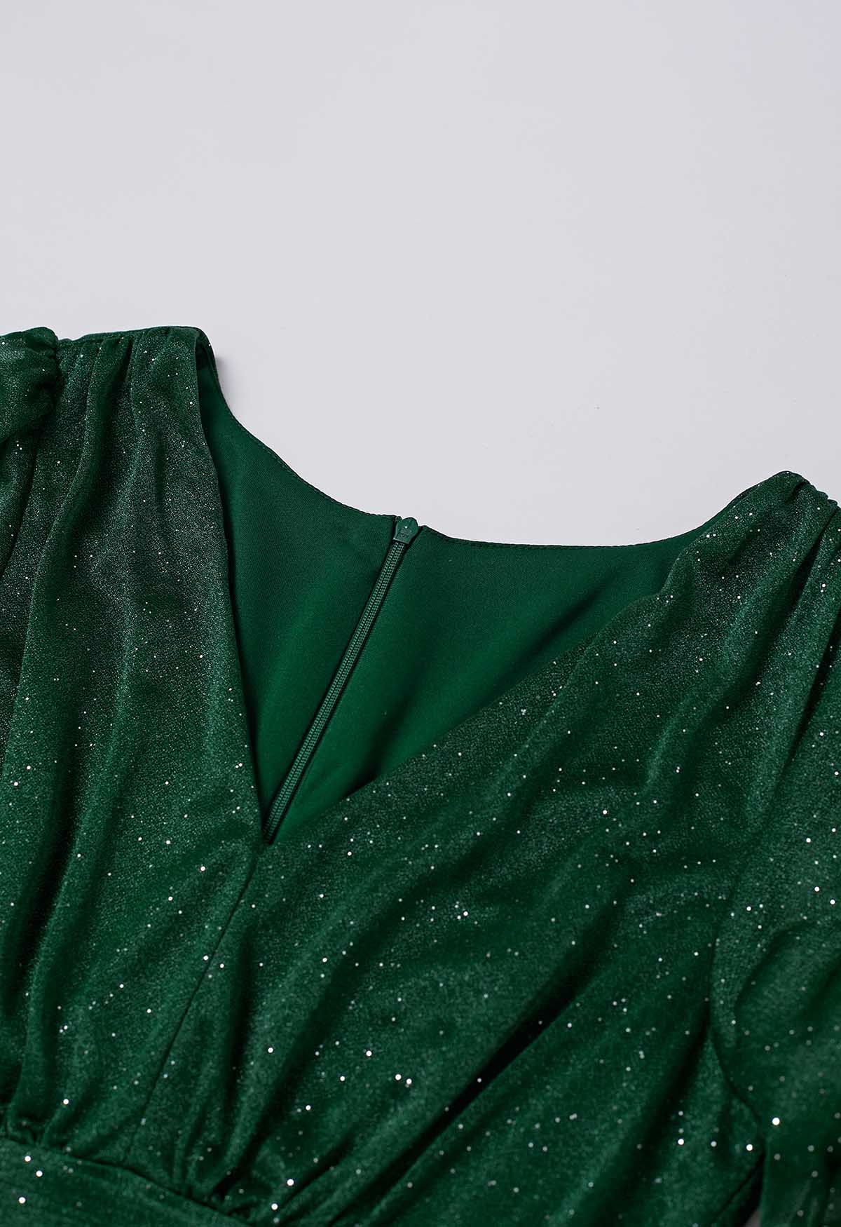 Robe fantaisie émeraude à paillettes et col en V