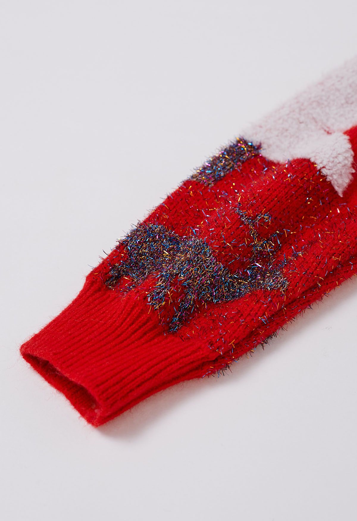 Joyeux pull en tricot jacquard avec sapin de Noël et élan en rouge