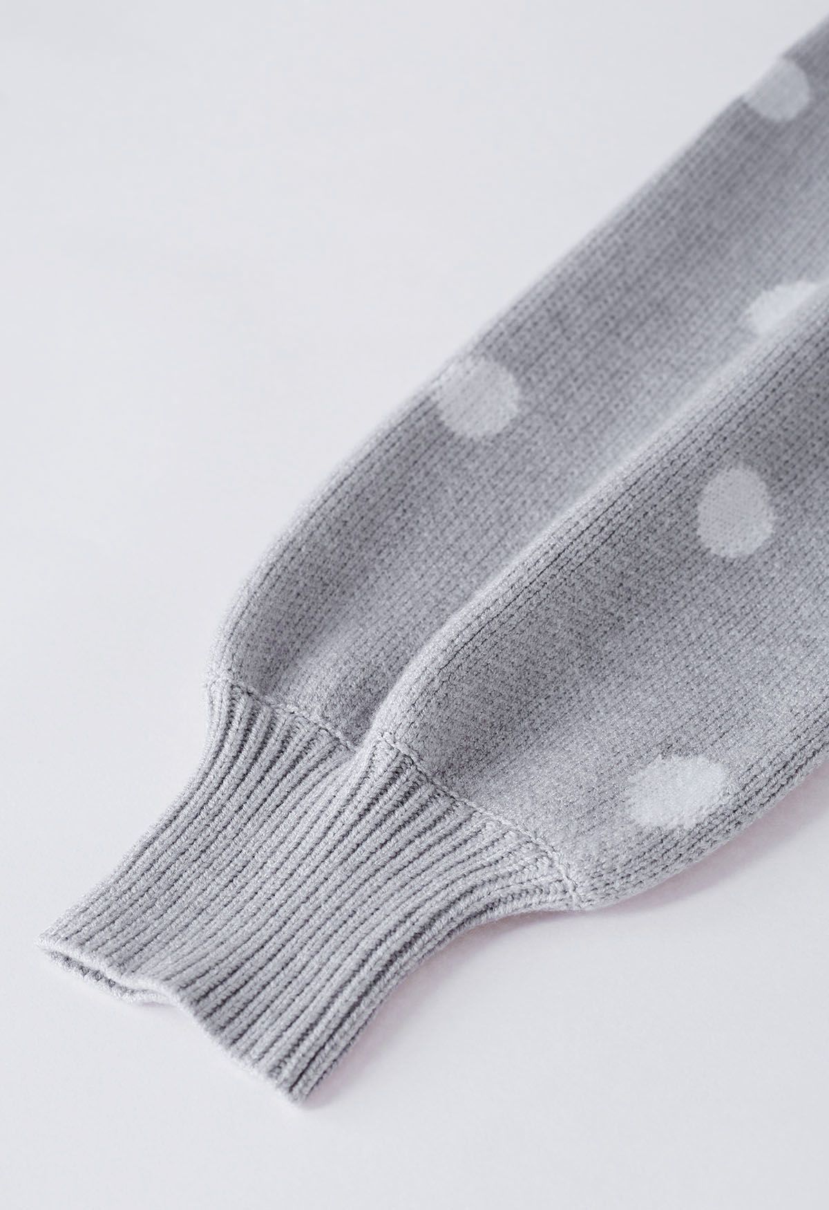 Adorable pull en tricot à col montant à pois en gris