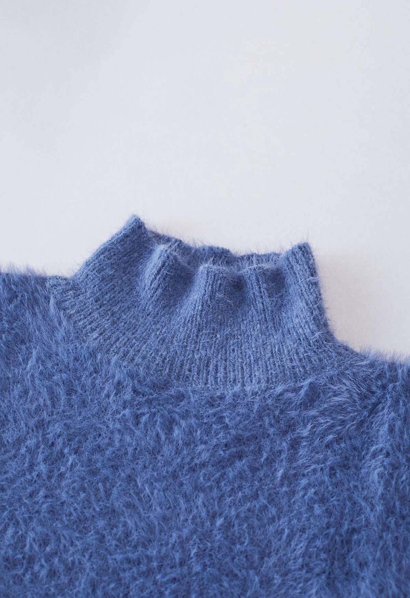 Pull en tricot pelucheux à col montant Cozy Perfection en bleu