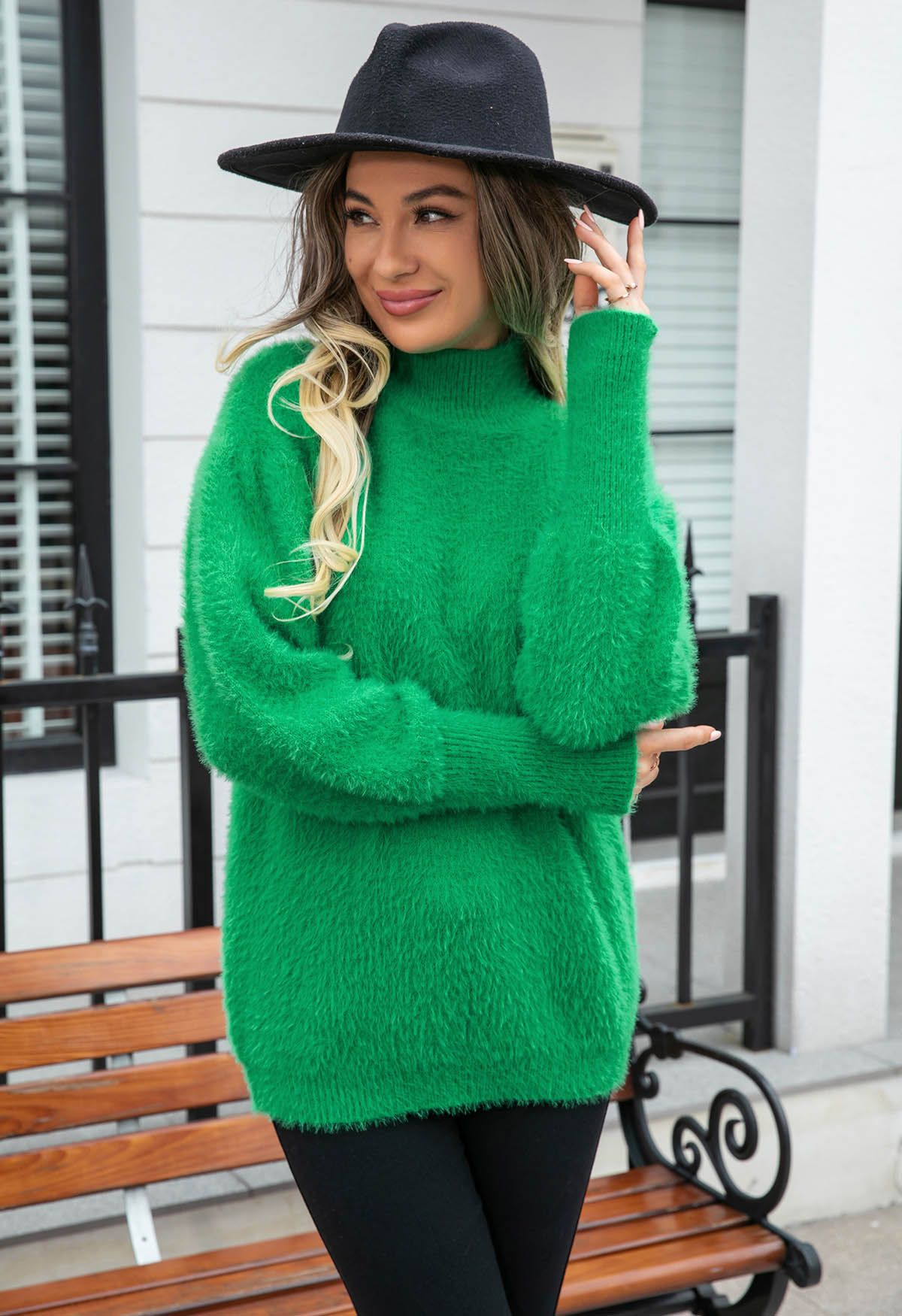 Pull en maille duveteuse à col montant Cozy Perfection en vert