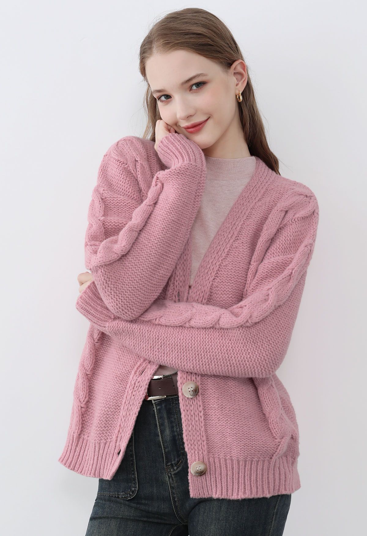 Cardigan en tricot boutonné à motif tressé en rose