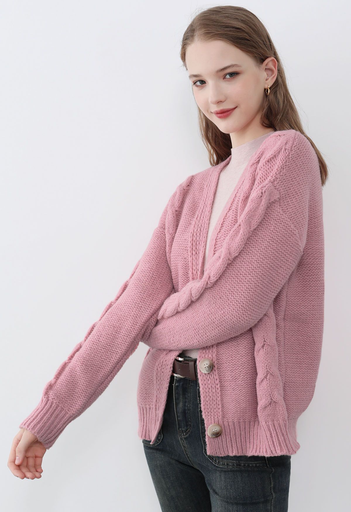 Cardigan en tricot boutonné à motif tressé en rose