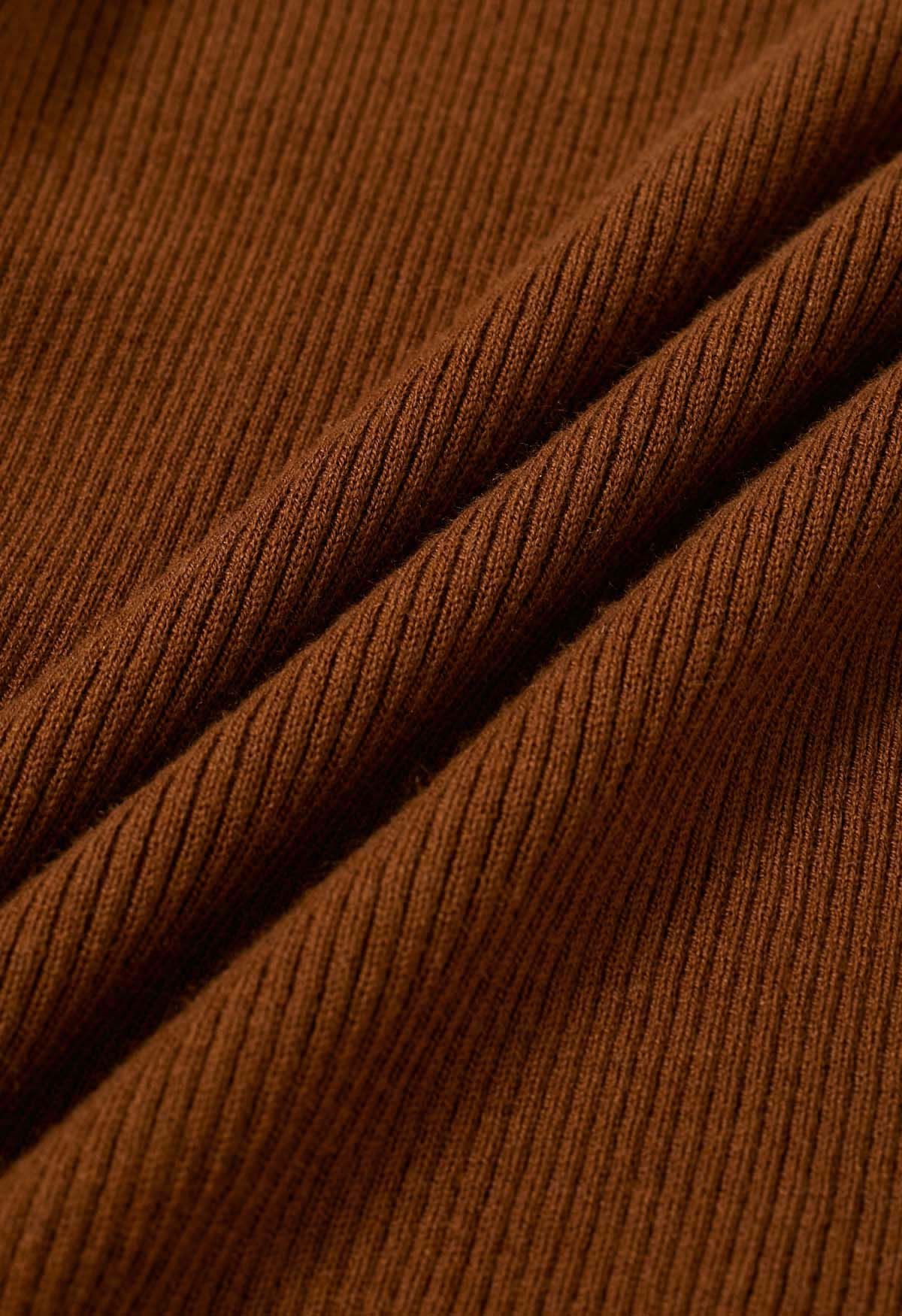 Haut en tricot ajusté avec nœud papillon latéral inséré en maille en caramel