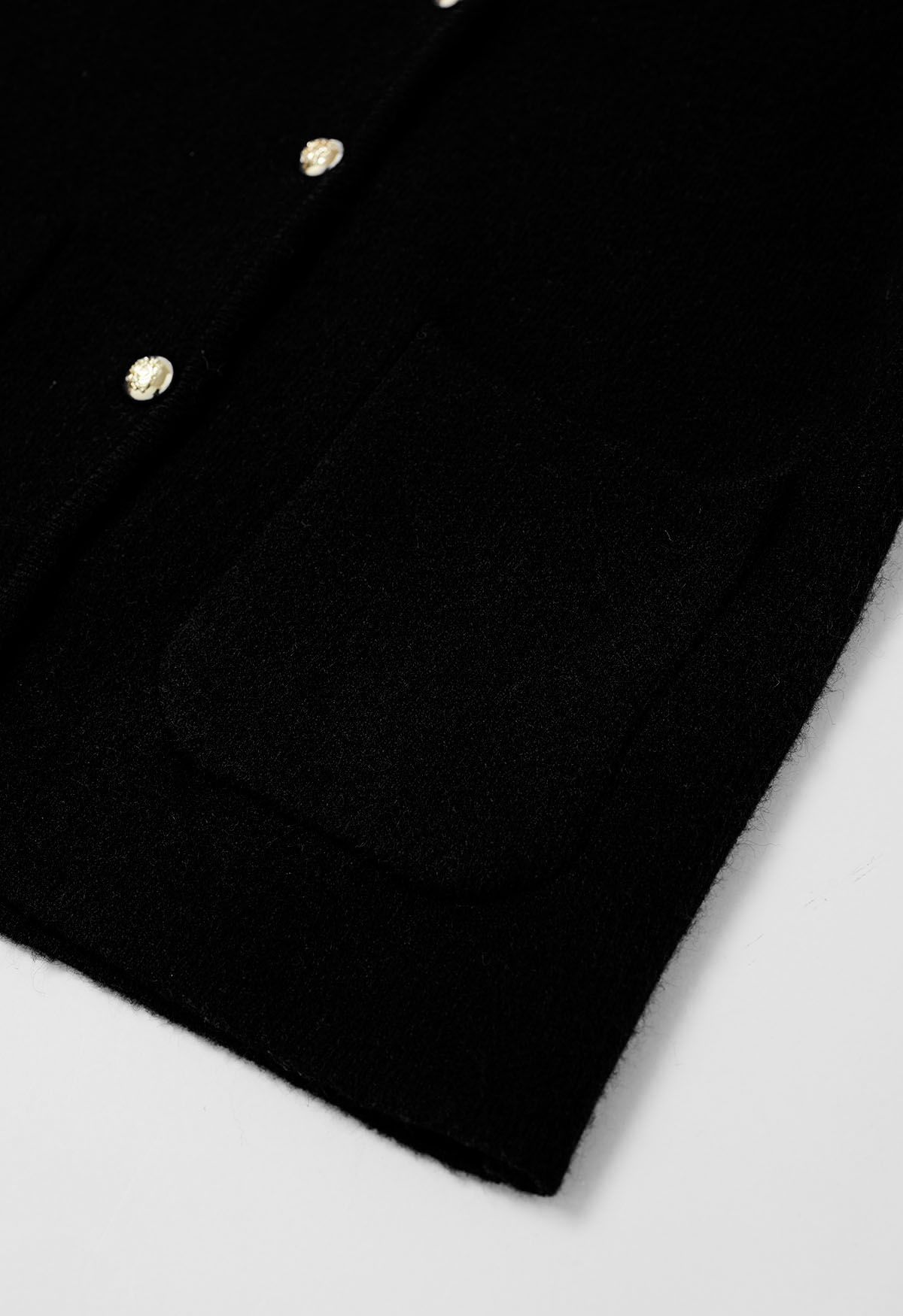 Manteau sans col avec poches plaquées et col en V en noir