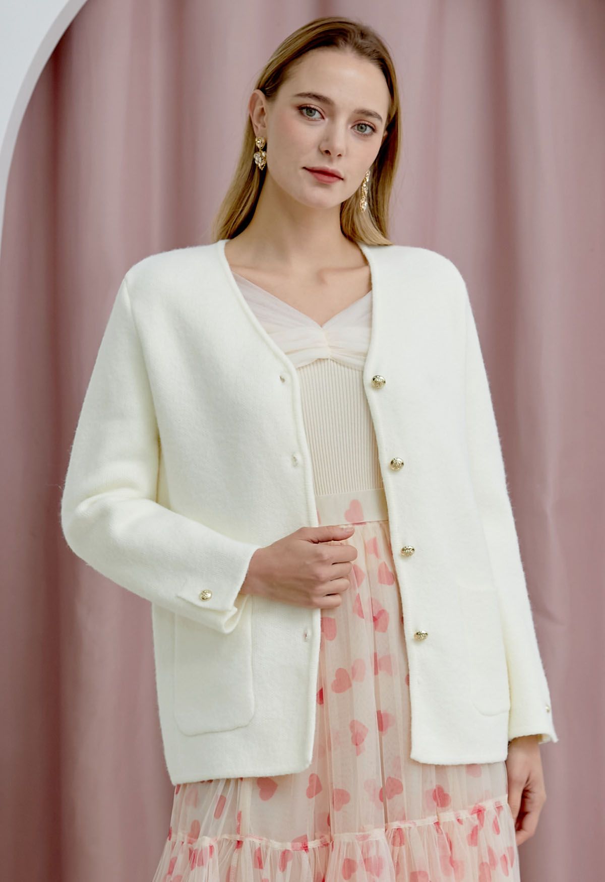 Manteau sans col avec poches plaquées et col en V en crème