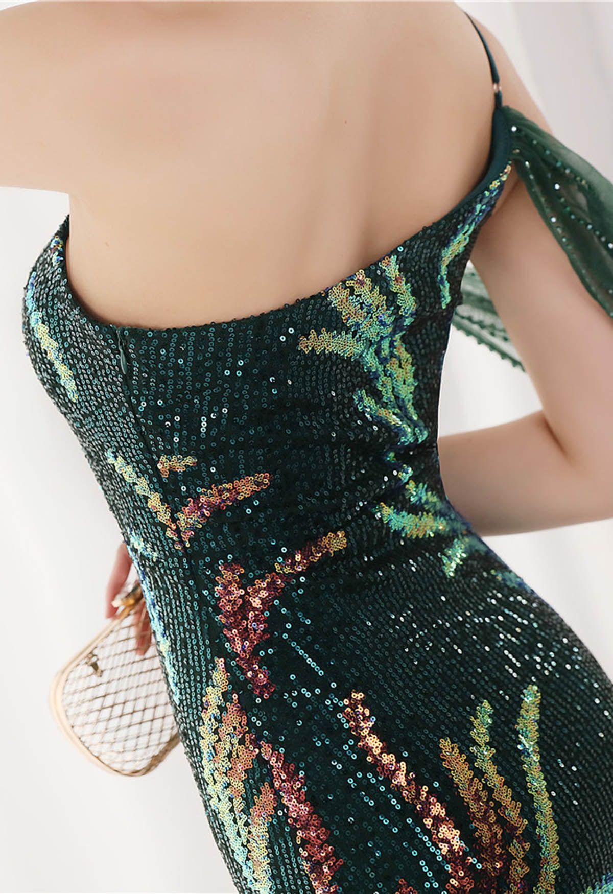 Robe longue asymétrique à sequins fendue sur le devant en vert foncé