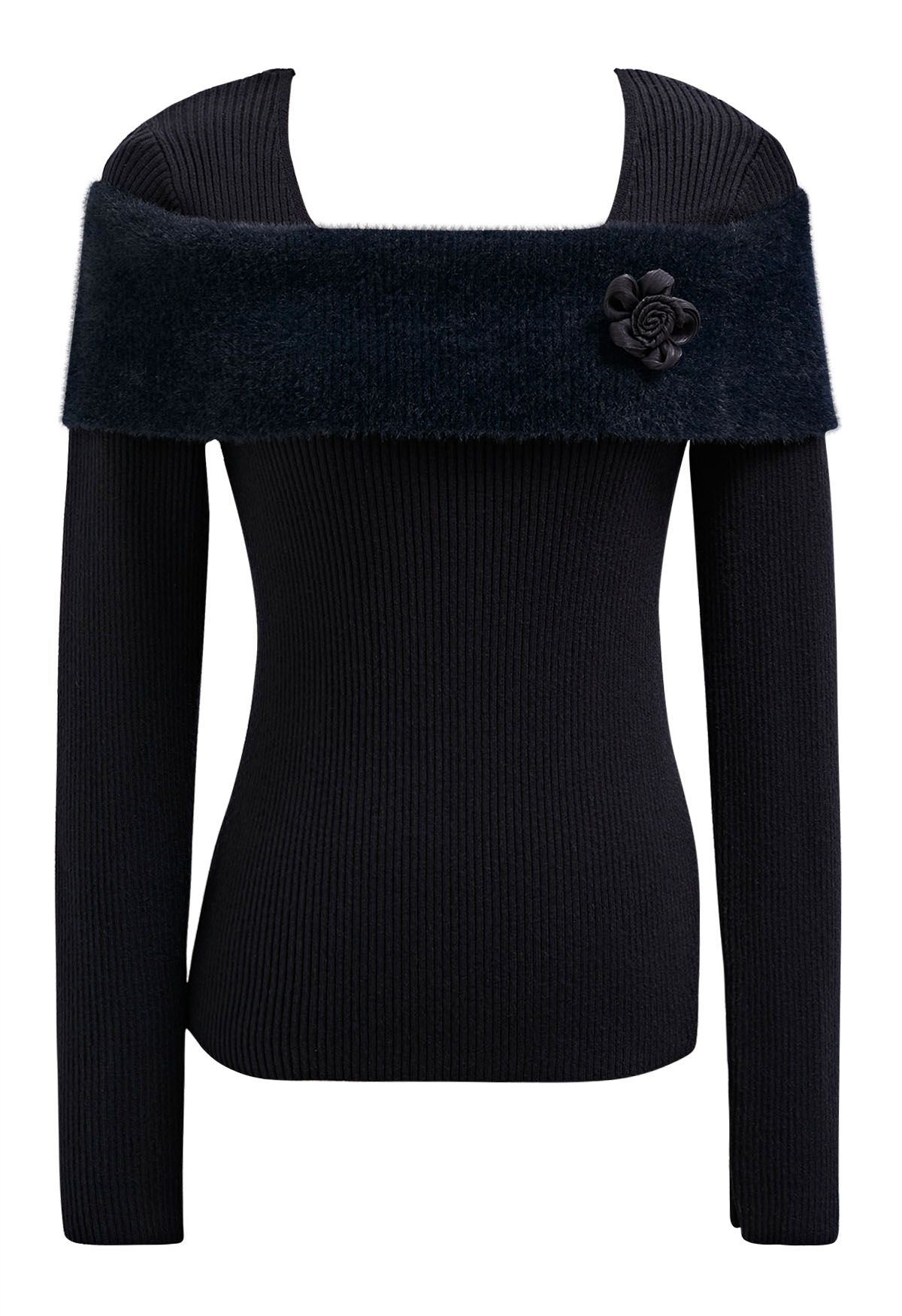 Haut en tricot avec broche fleurie à épaules pliées en noir