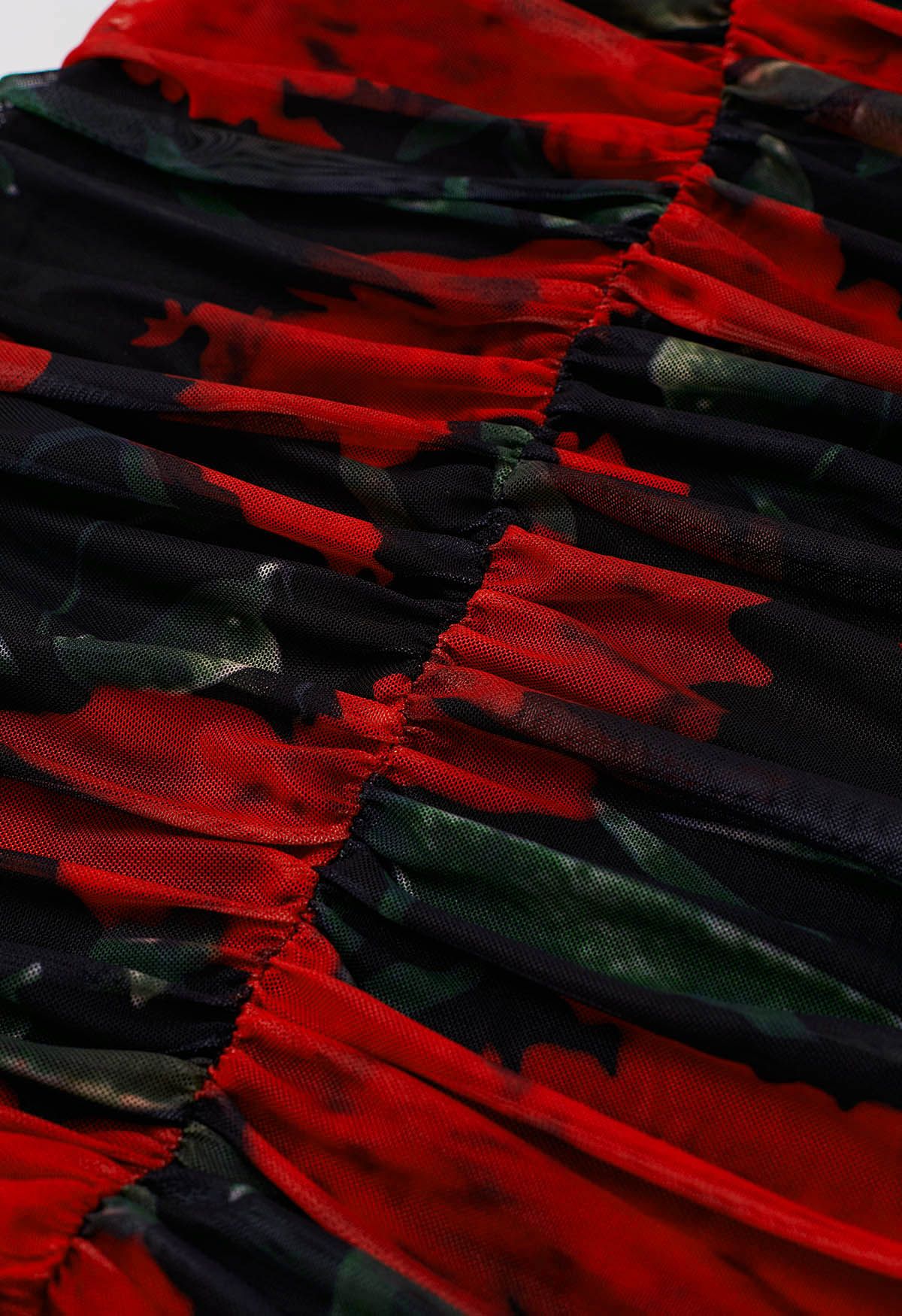 Robe caraco en maille froncée à fleurs rouge