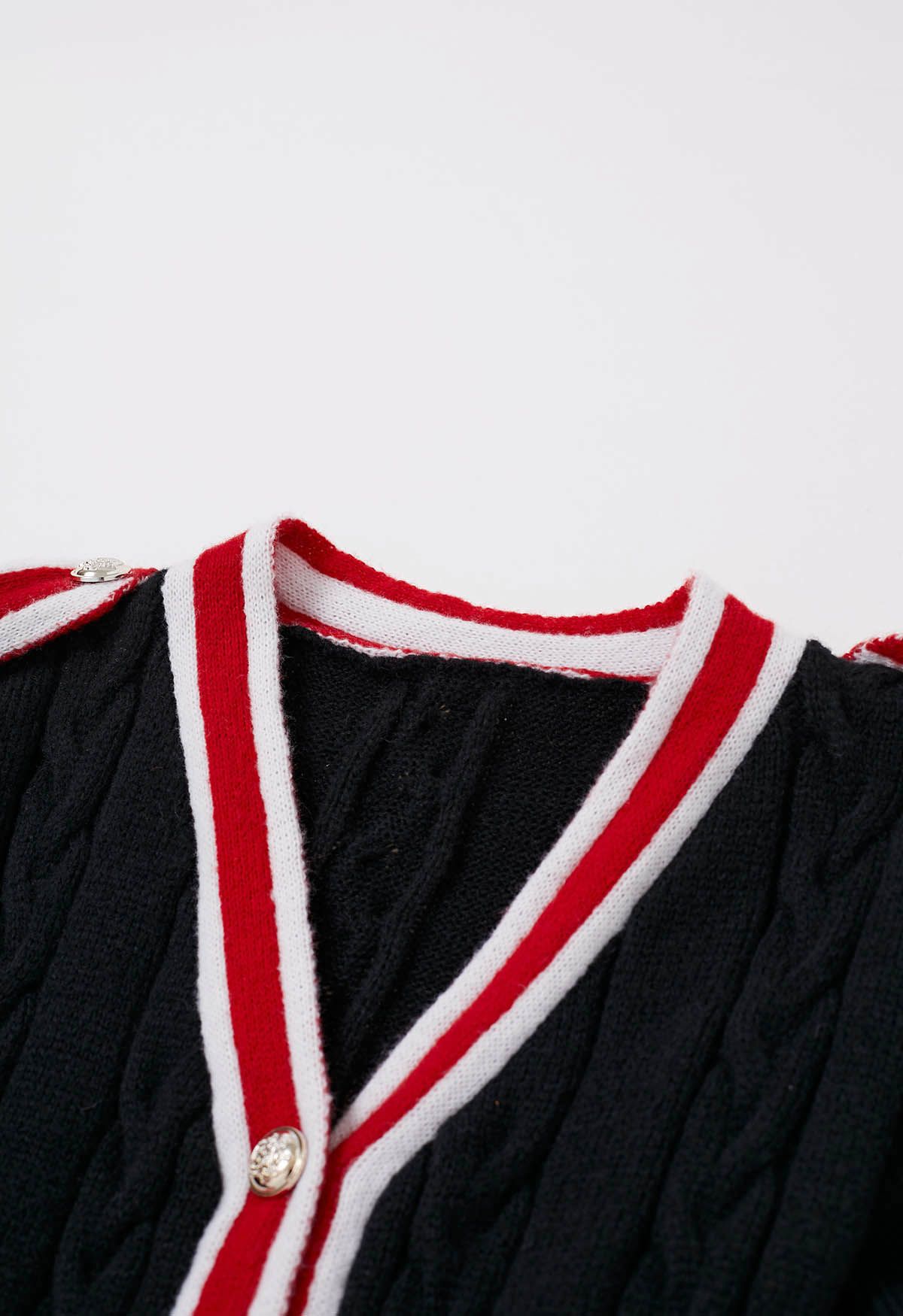 Robe en tricot tressé boutonnée à bords contrastés