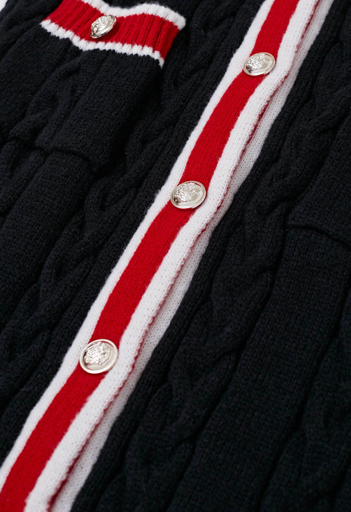 Robe en tricot tressé boutonnée à bords contrastés